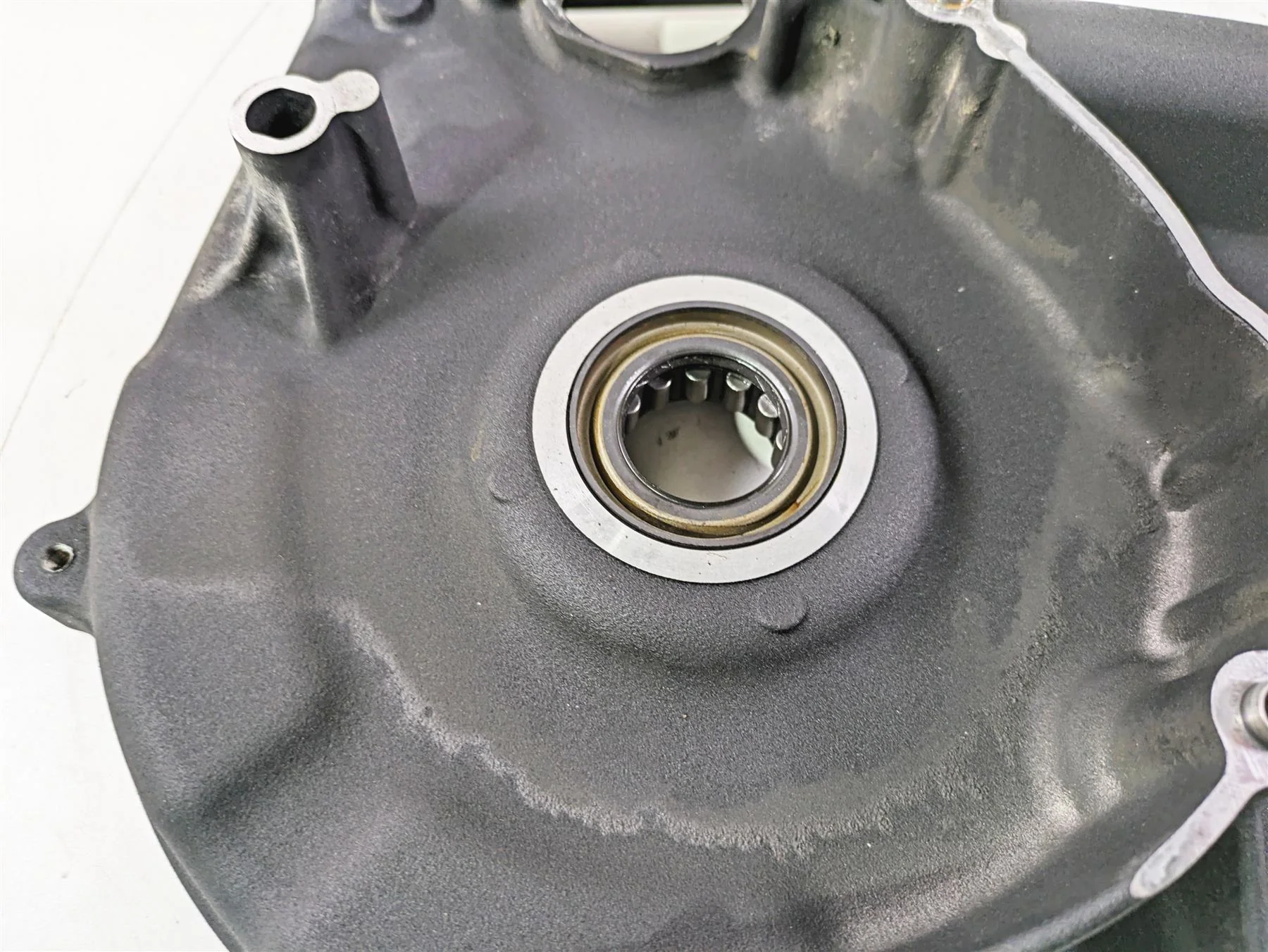 2011 Harley FXDC Dyna Super Glide Inner Primary Drive Clutch Cover 60681-06B - Image 6
