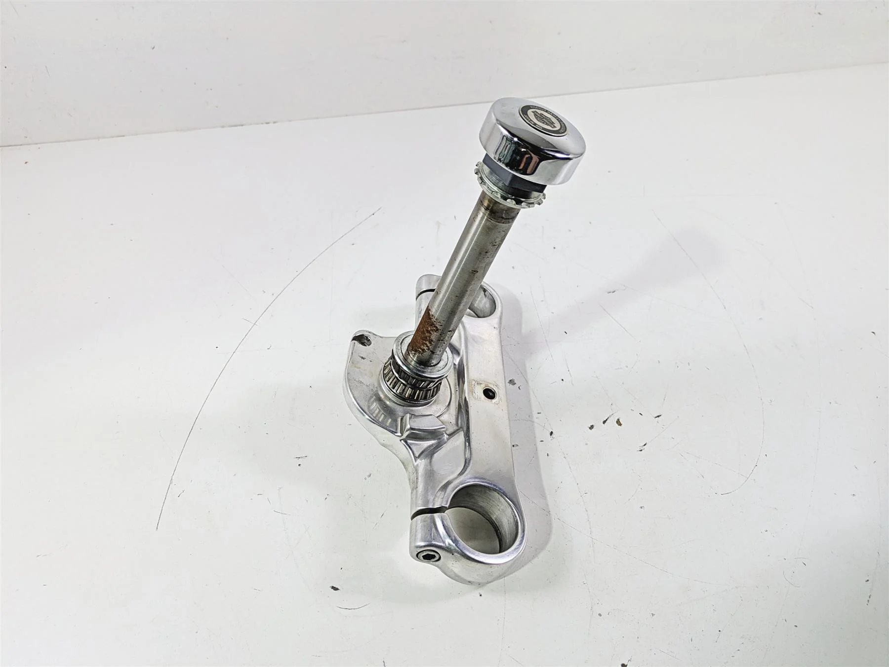 2011 Harley FXDC Dyna Super Glide Lower Triple Tree Clamp 49mm 45867-08 - Image 2