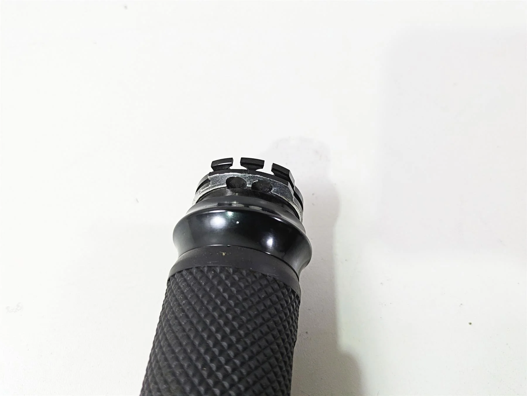 2011 Harley FXDC Dyna Super Glide Performance Machine Apex Grips 0063-2043-BM - Image 3