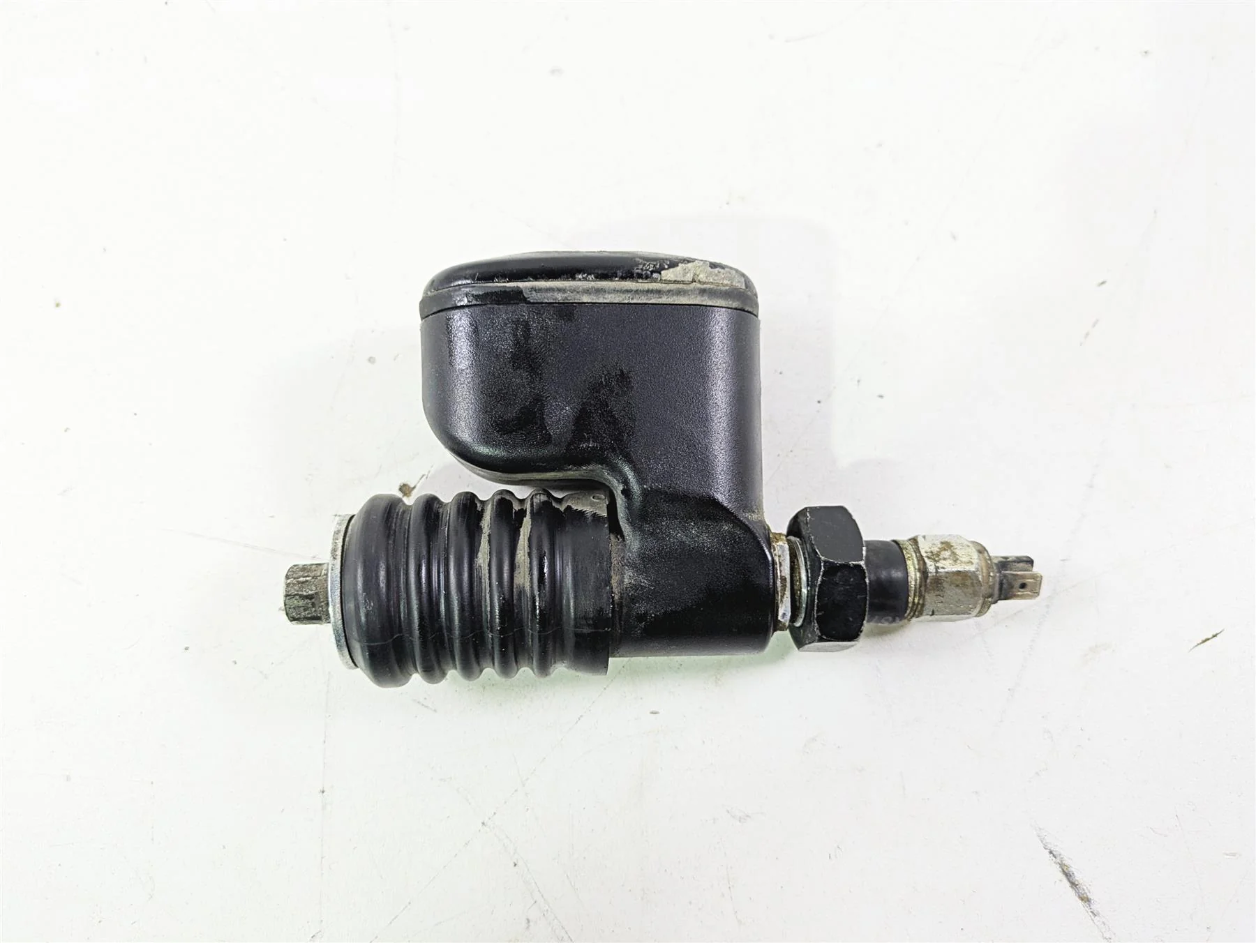 2011 Harley FXDC Dyna Super Glide Rear Brake Master Cylinder 42474-06C - Image 6