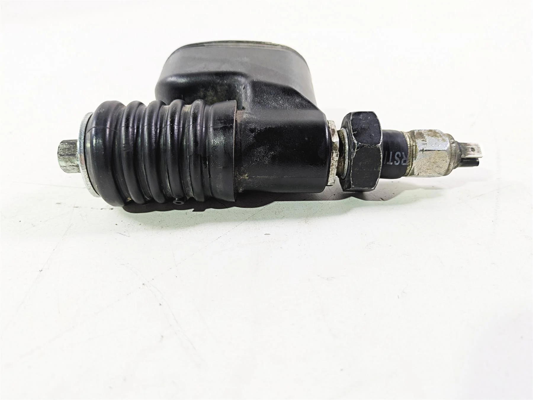 2011 Harley FXDC Dyna Super Glide Rear Brake Master Cylinder 42474-06C - Image 8