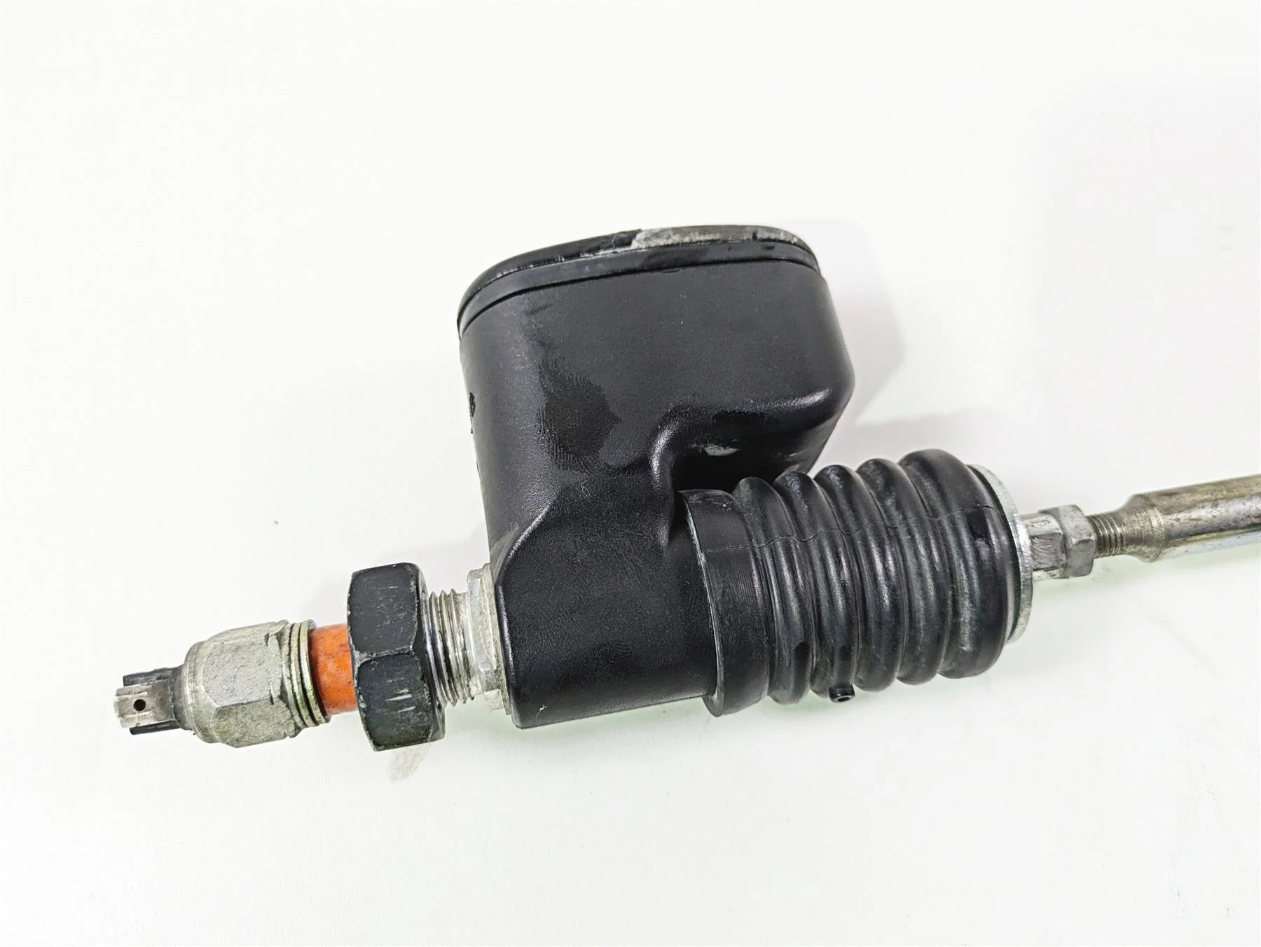 2011 Harley FXDC Dyna Super Glide Rear Brake Master Cylinder 42474-06C - Image 9