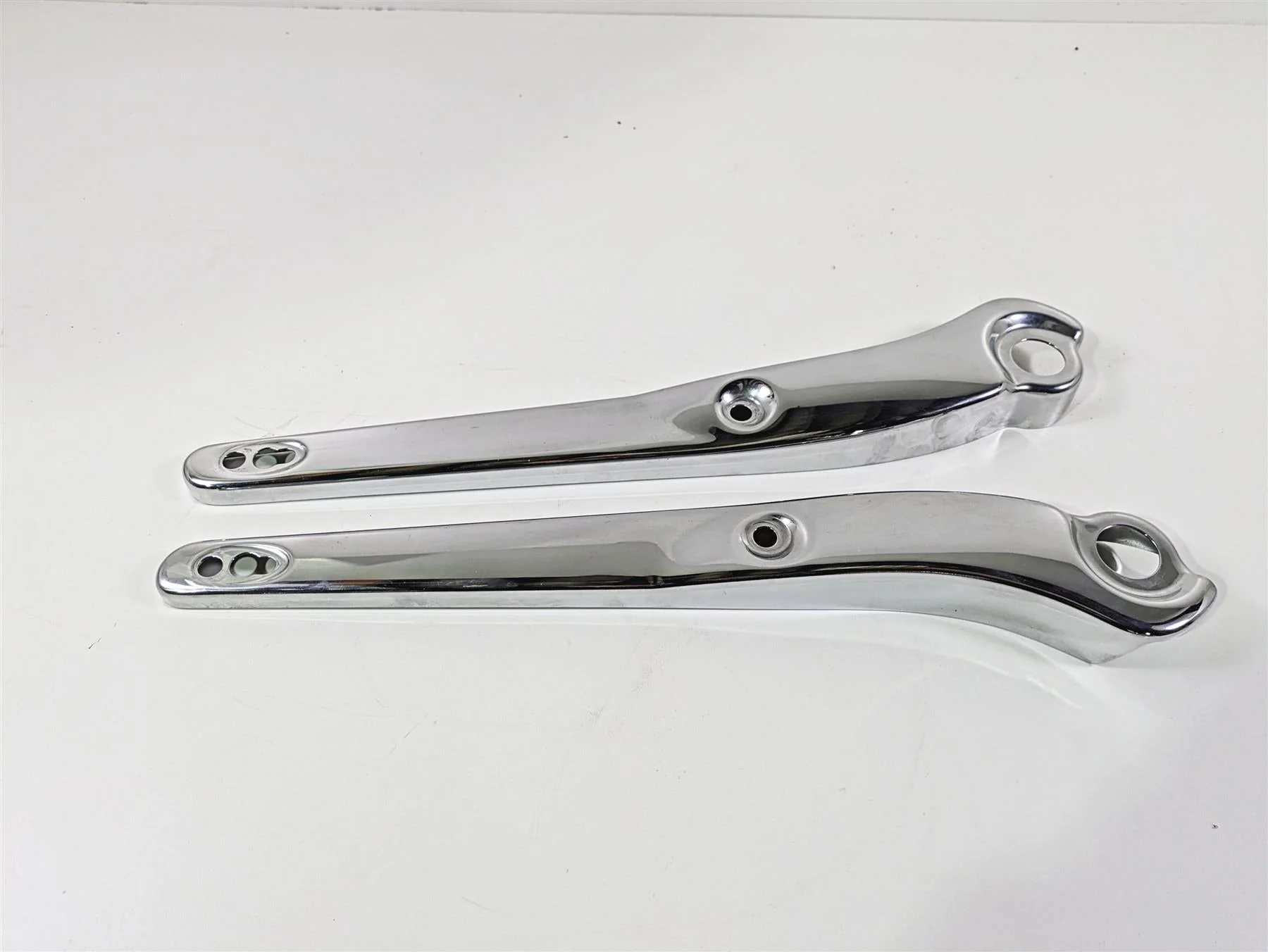 2011 Harley FXDC Dyna Super Glide Rear Fender Struts Braces 59138-06A 59171-06A