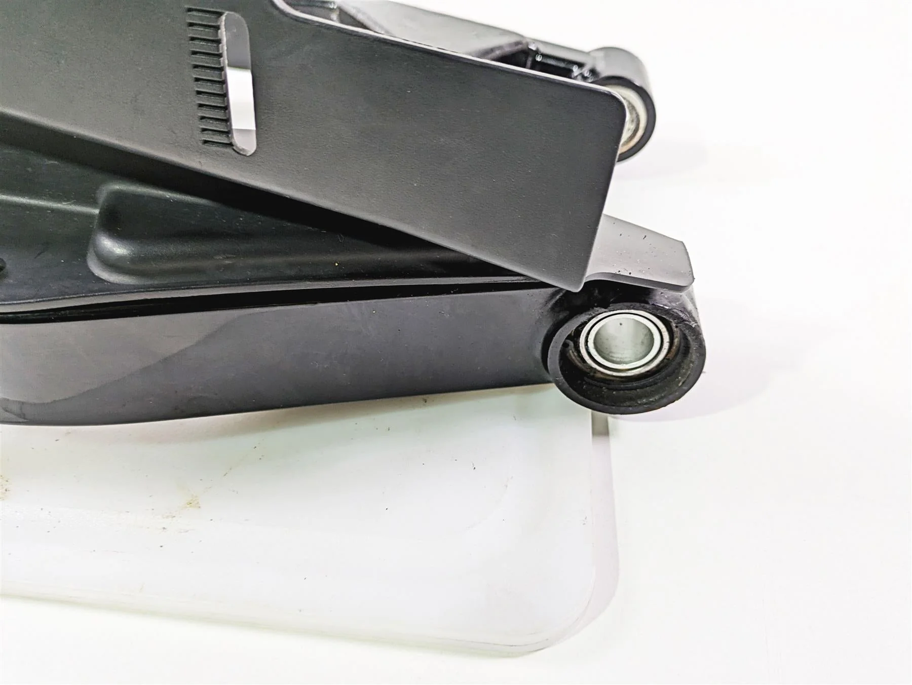 2011 Harley FXDC Dyna Super Glide Rear Swingarm & Belt Guards 47820-10 - Image 10