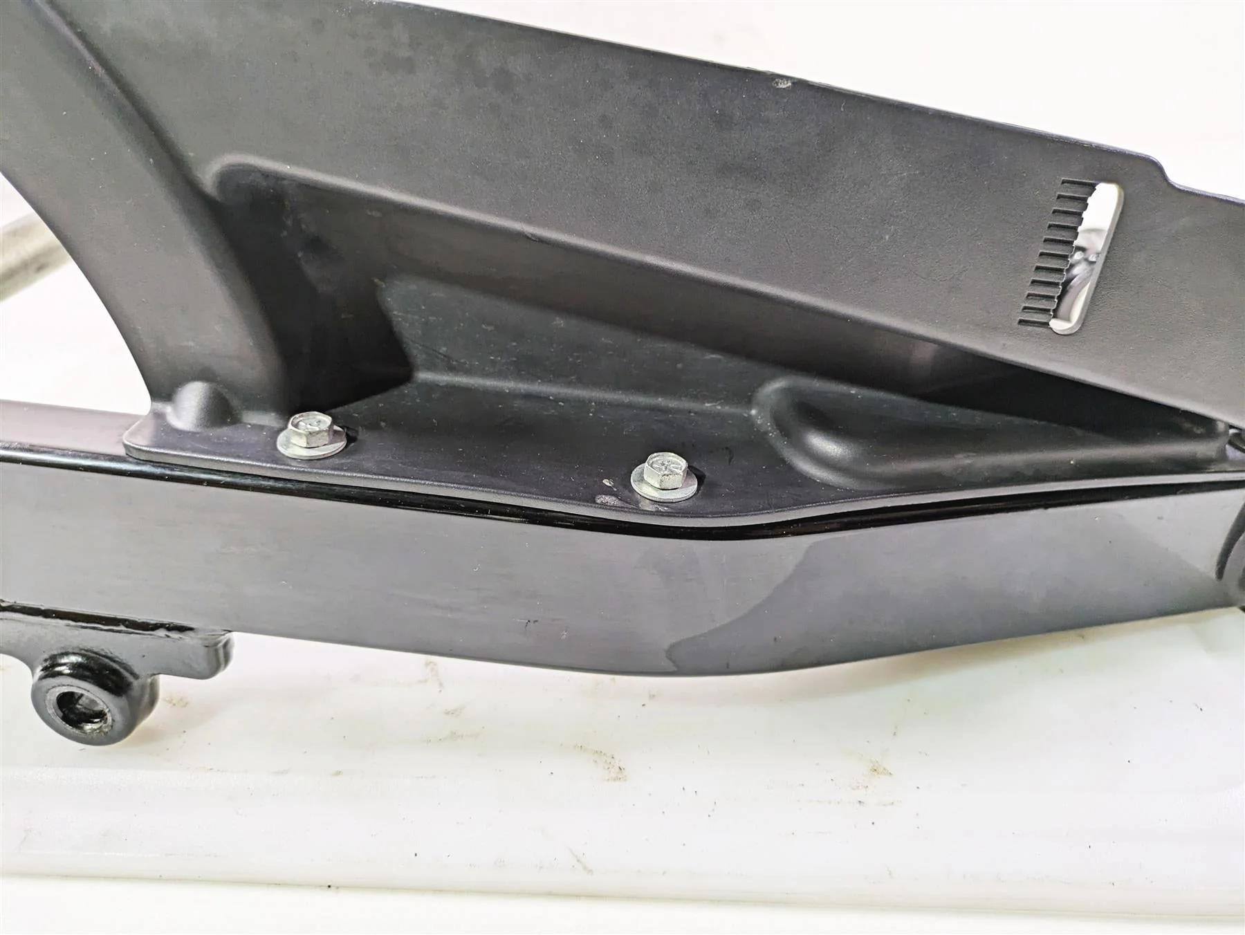 2011 Harley FXDC Dyna Super Glide Rear Swingarm & Belt Guards 47820-10 - Image 11