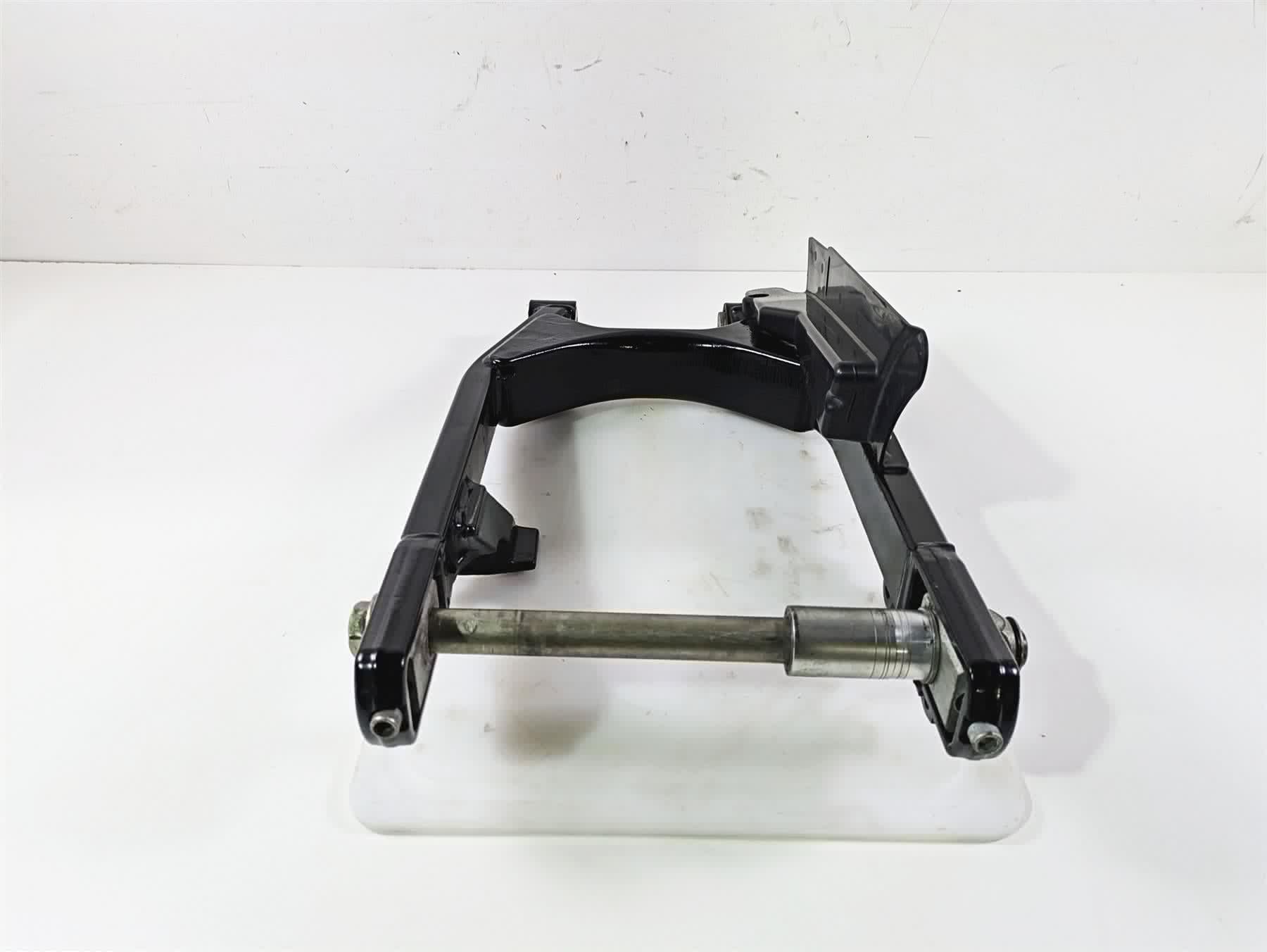 2011 Harley FXDC Dyna Super Glide Rear Swingarm & Belt Guards 47820-10 - Image 2