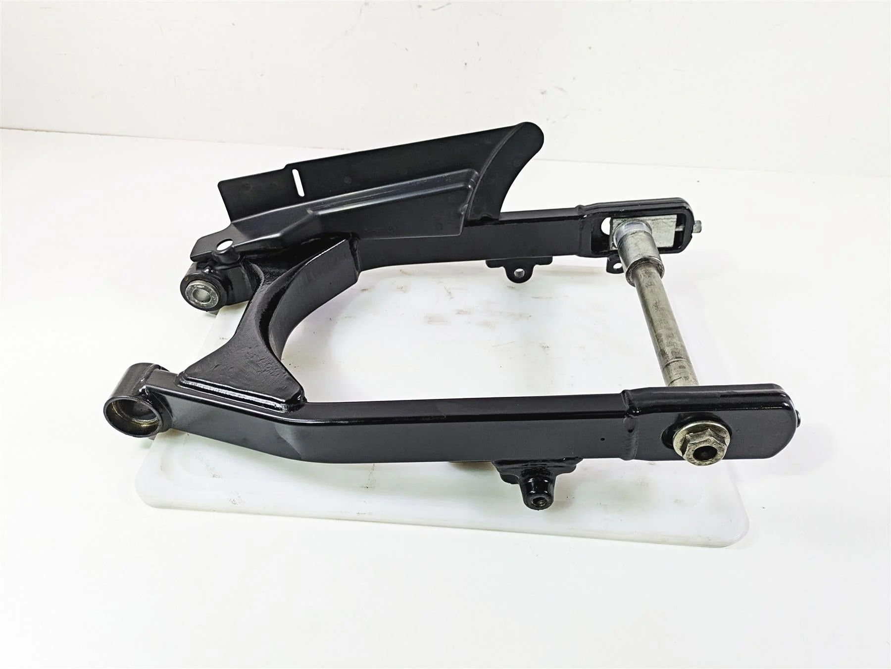 2011 Harley FXDC Dyna Super Glide Rear Swingarm & Belt Guards 47820-10 - Image 3