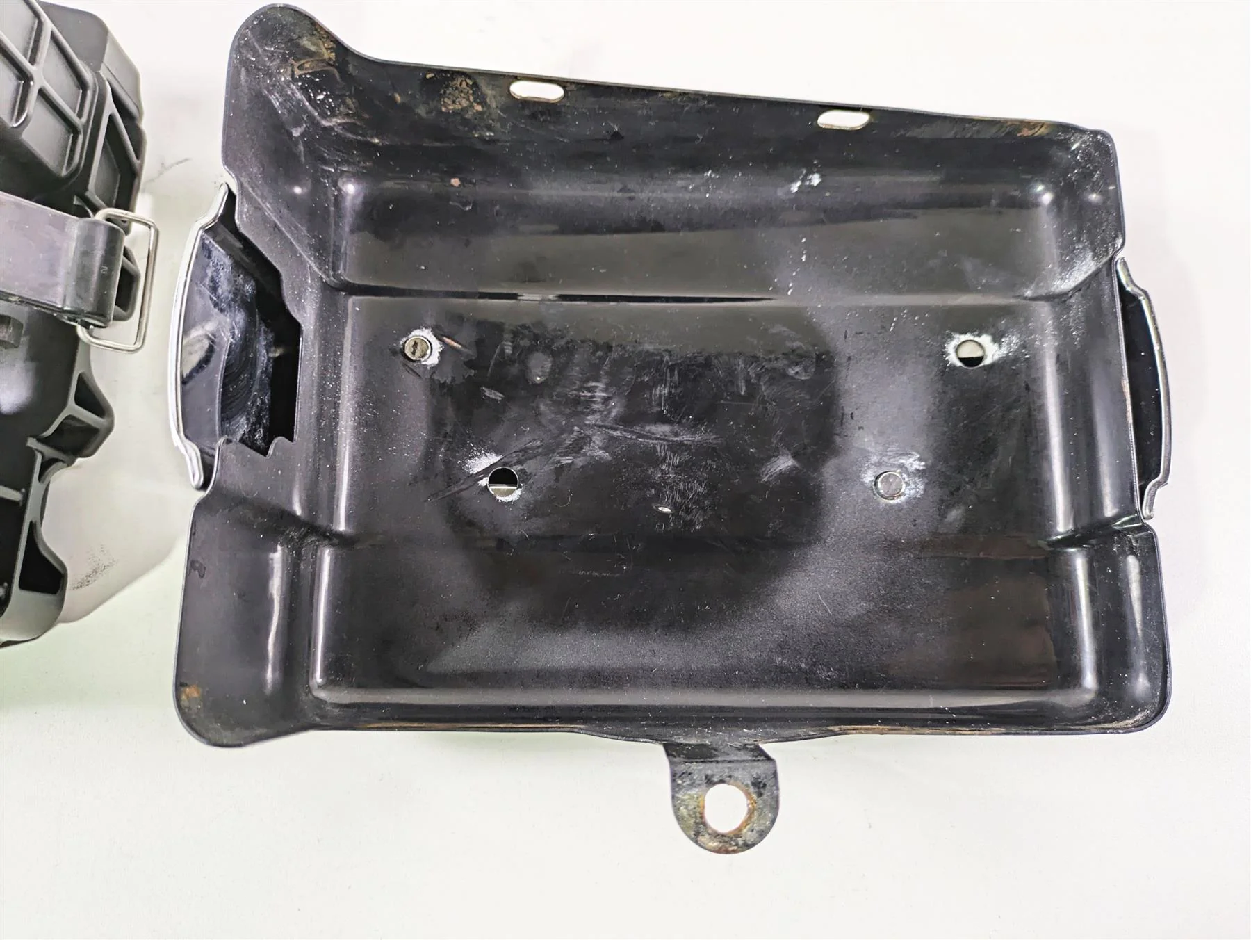 2011 Harley FXDC Dyna Super Glide Right Battery Tray Stay & Cover 70379-06A - Image 9
