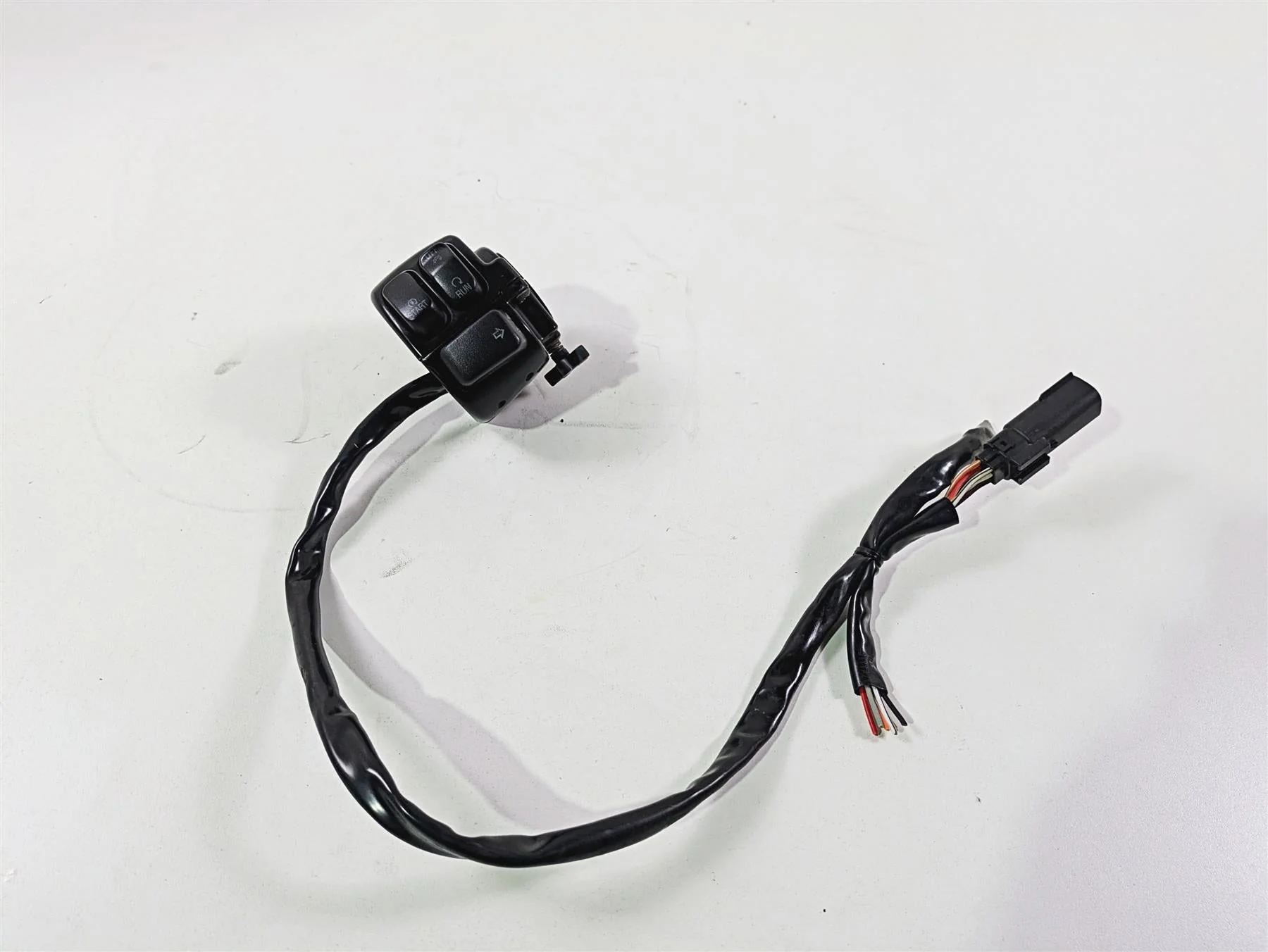 2011 Harley FXDC Dyna Super Glide Right Hand Control Switch - Read 71684-06A