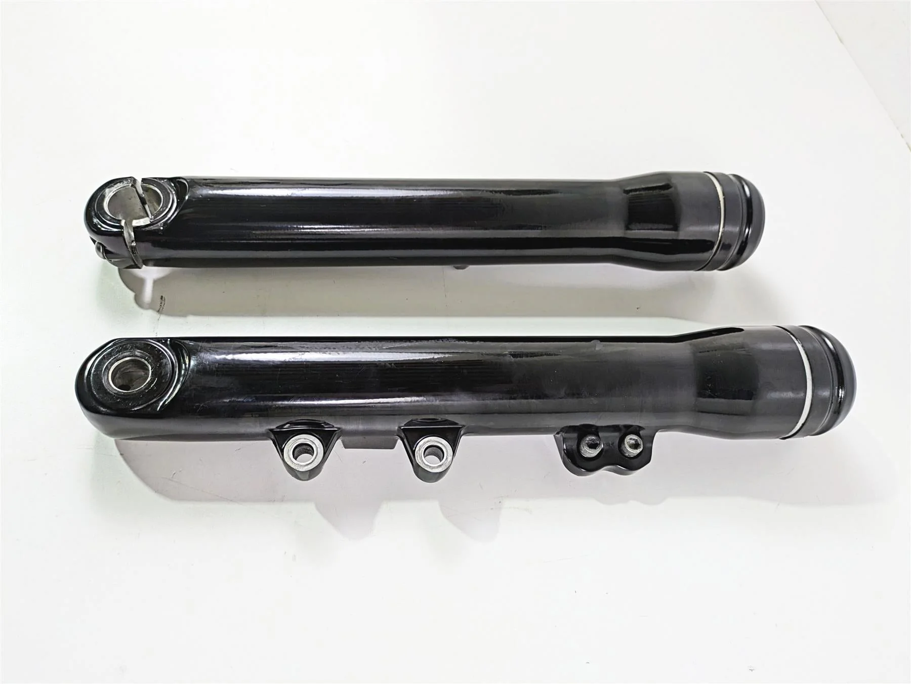 2011 Harley FXDC Dyna Super Glide Showa Front Fork Lowers 49 46607-06A 46608-06B - Image 3
