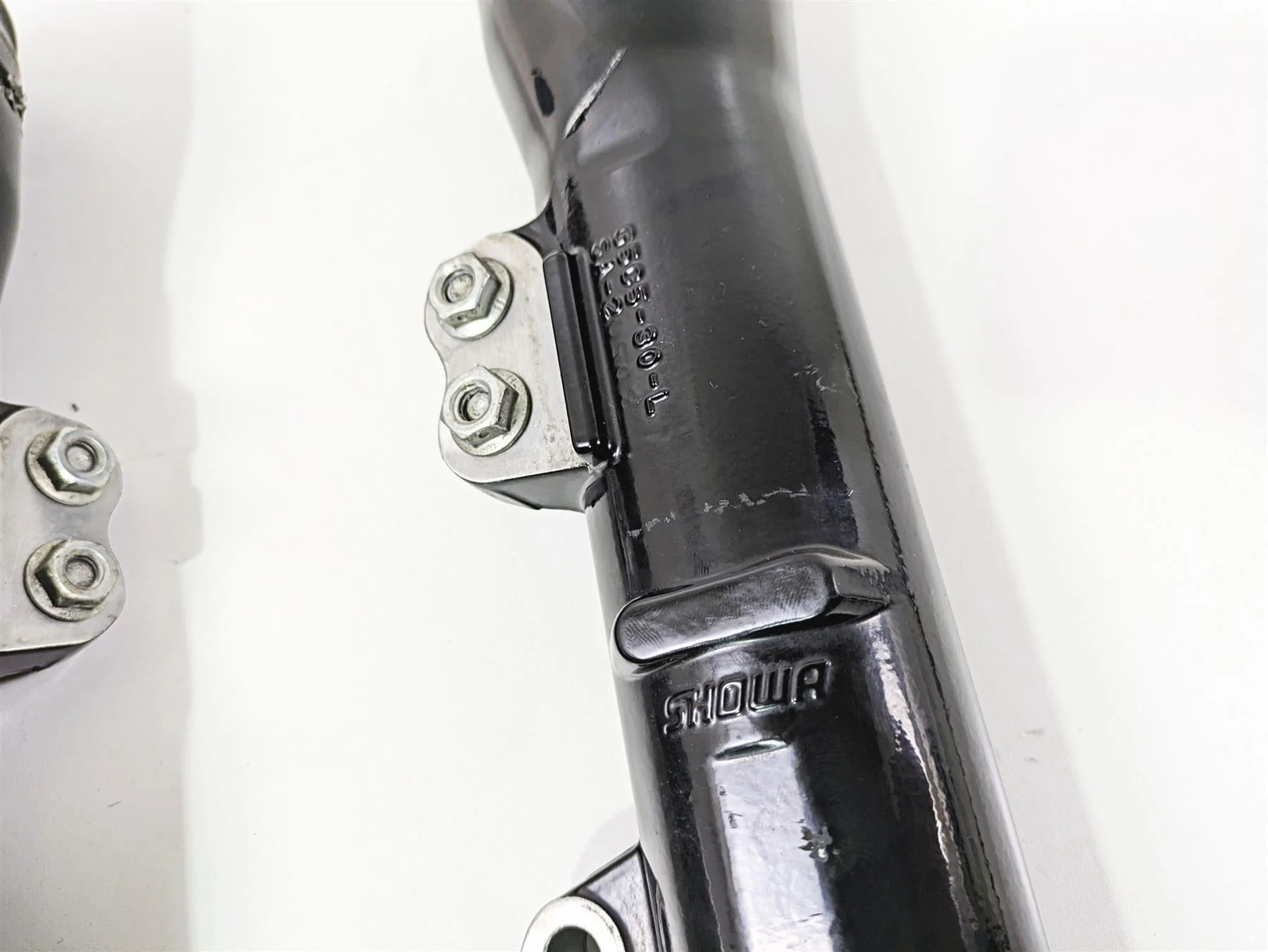 2011 Harley FXDC Dyna Super Glide Showa Front Fork Lowers 49 46607-06A 46608-06B - Image 8