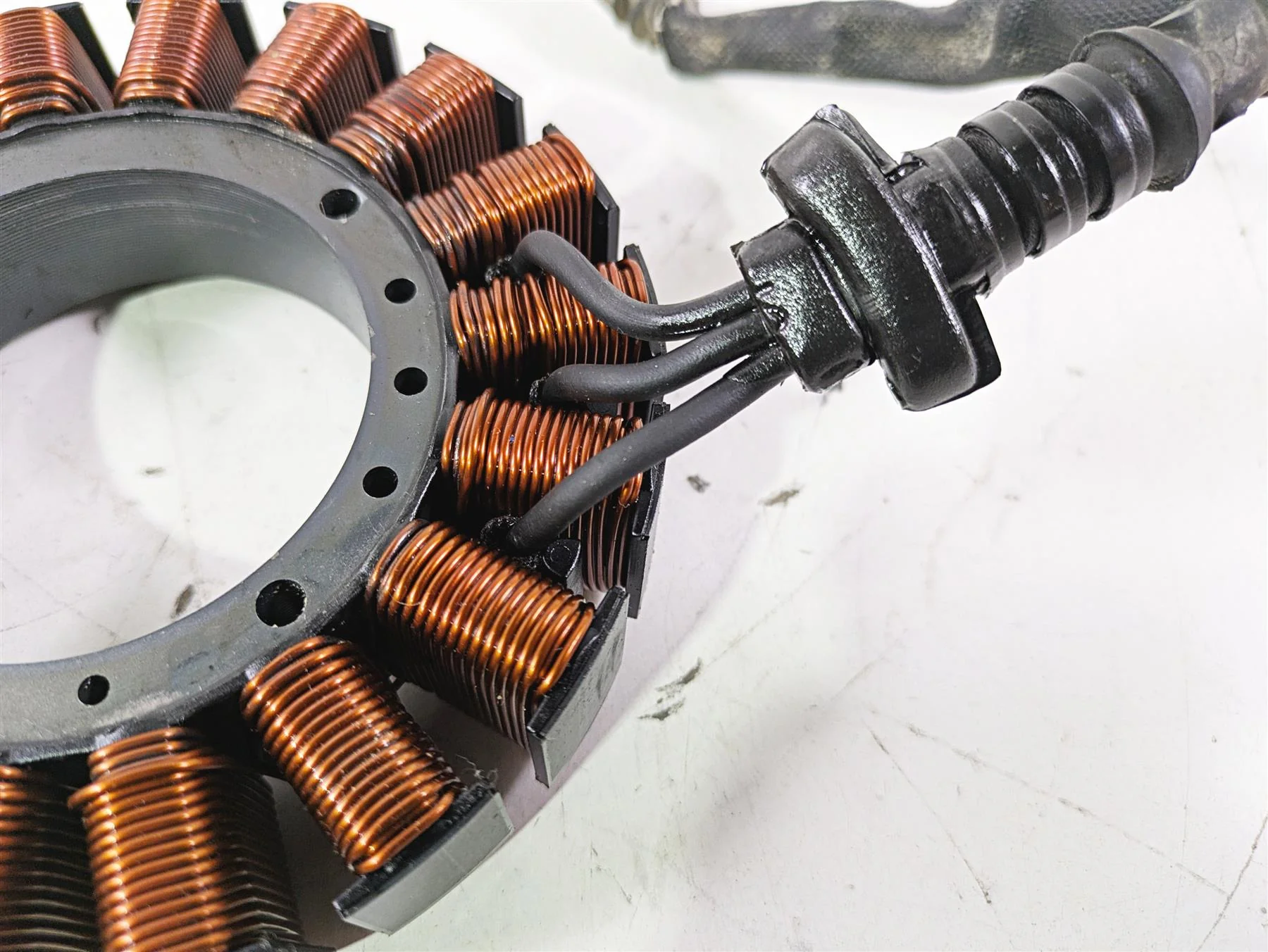 2011 Harley FXDC Dyna Super Glide Stator Alternator Generator 30017-08 - Image 4