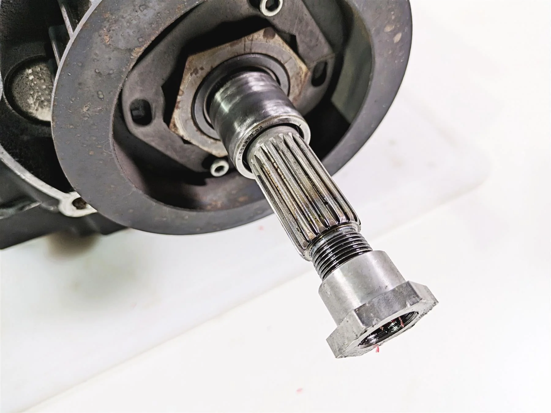 2011 Harley FXDC Dyna Super Glide Transmission Gear Box 6 Speed 33083-10A - Image 4