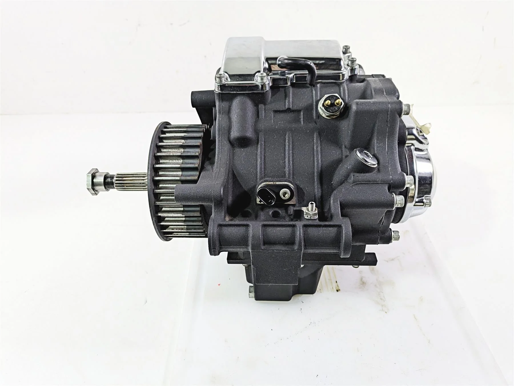2011 Harley FXDC Dyna Super Glide Transmission Gear Box 6 Speed 33083-10A - Image 9