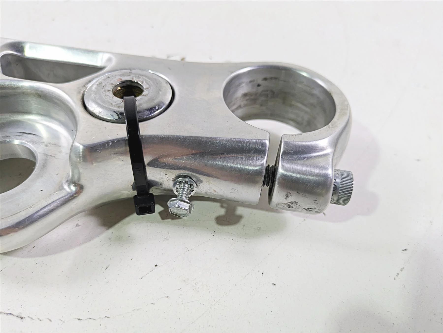 2011 Harley FXDC Dyna Super Glide Upper Triple Tree Clamp 49mm 45538-08 - Image 5
