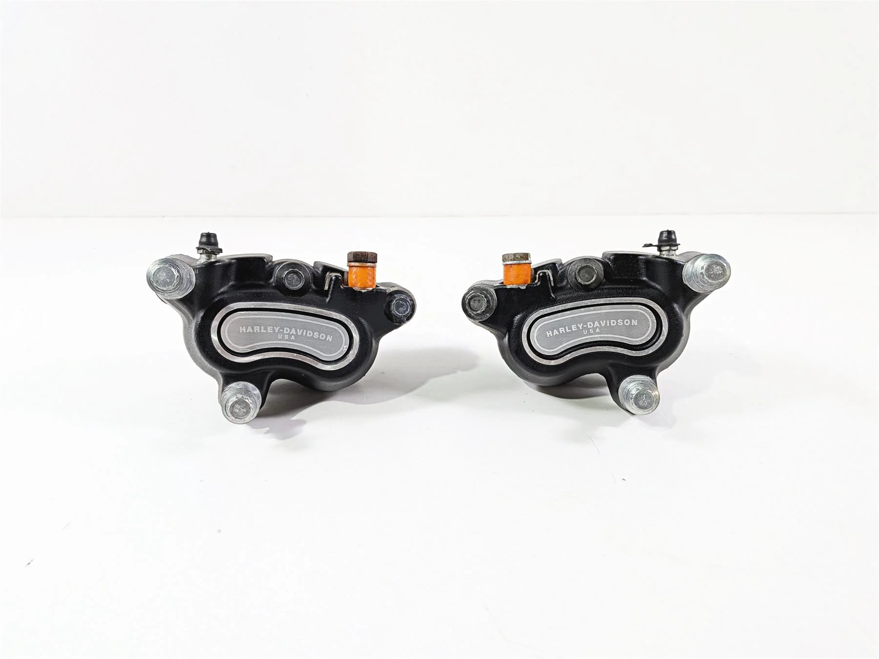 2011 Harley FXDF Dyna Fat Bob Dual Front Brake Caliper Set 44046-08