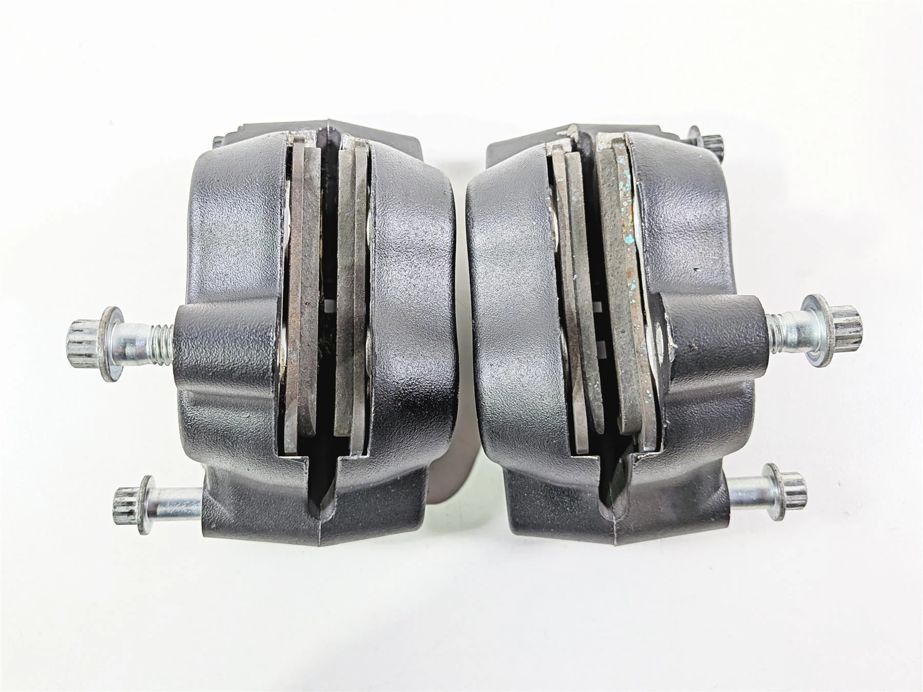 2011 Harley FXDF Dyna Fat Bob Dual Front Brake Caliper Set 44046-08 - Image 6