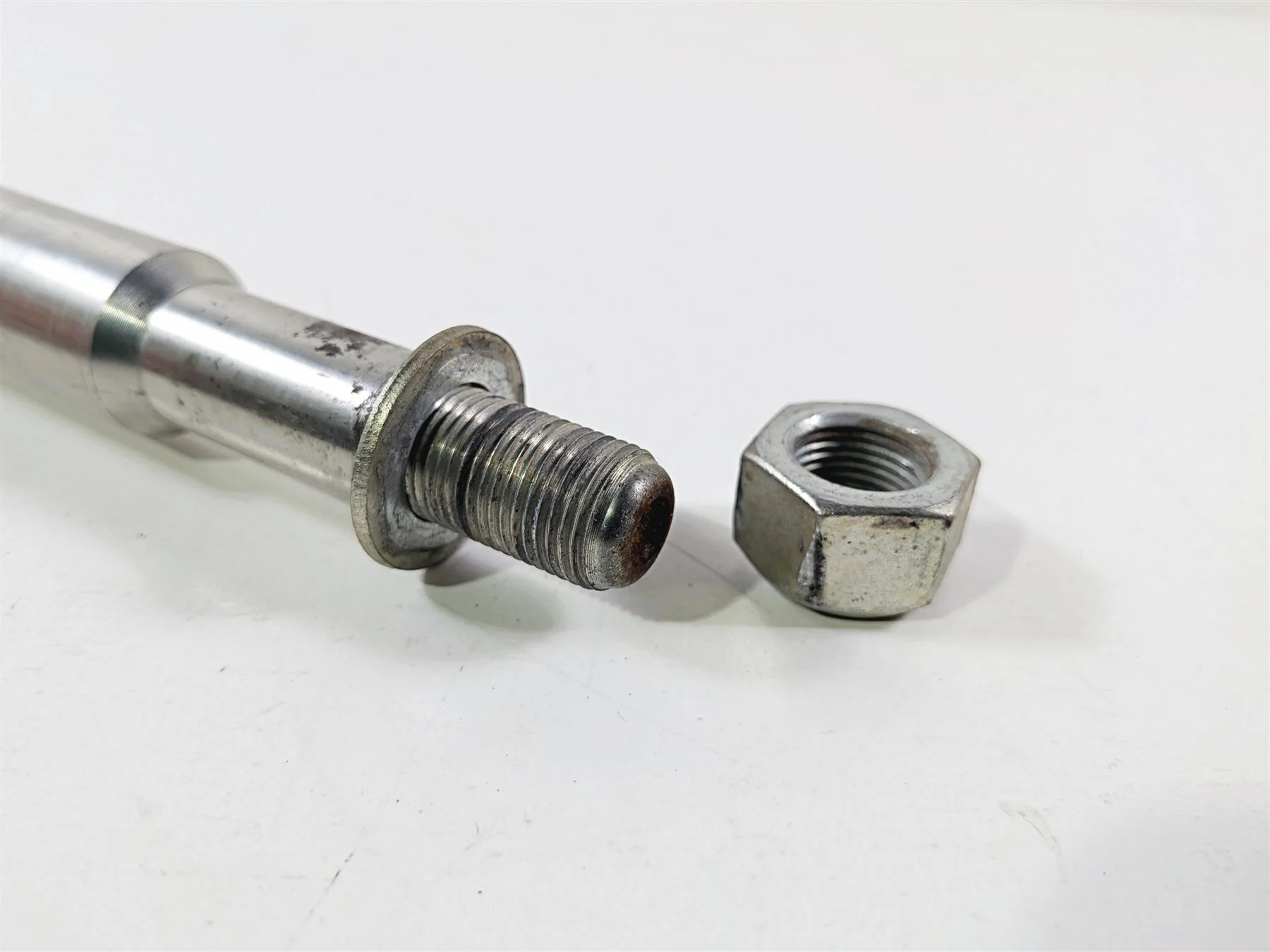 2011 Harley FXDF Dyna Fat Bob Front Axle Wheel Spindle 25mm 41547-07A - Image 9