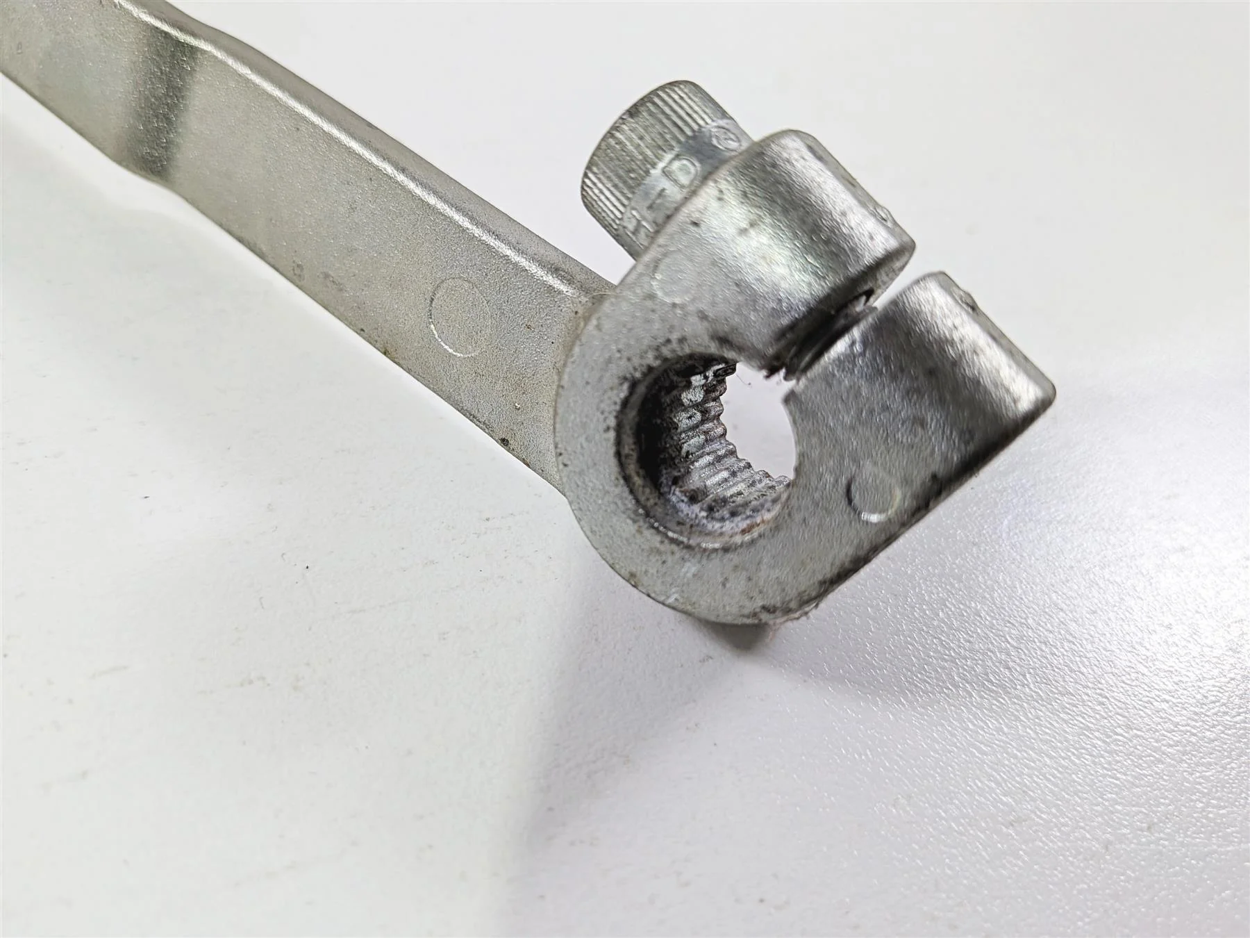 2011 Harley FXDF Dyna Fat Bob Front Left Forward Foot Peg & Shifter 50667-07 - Image 6
