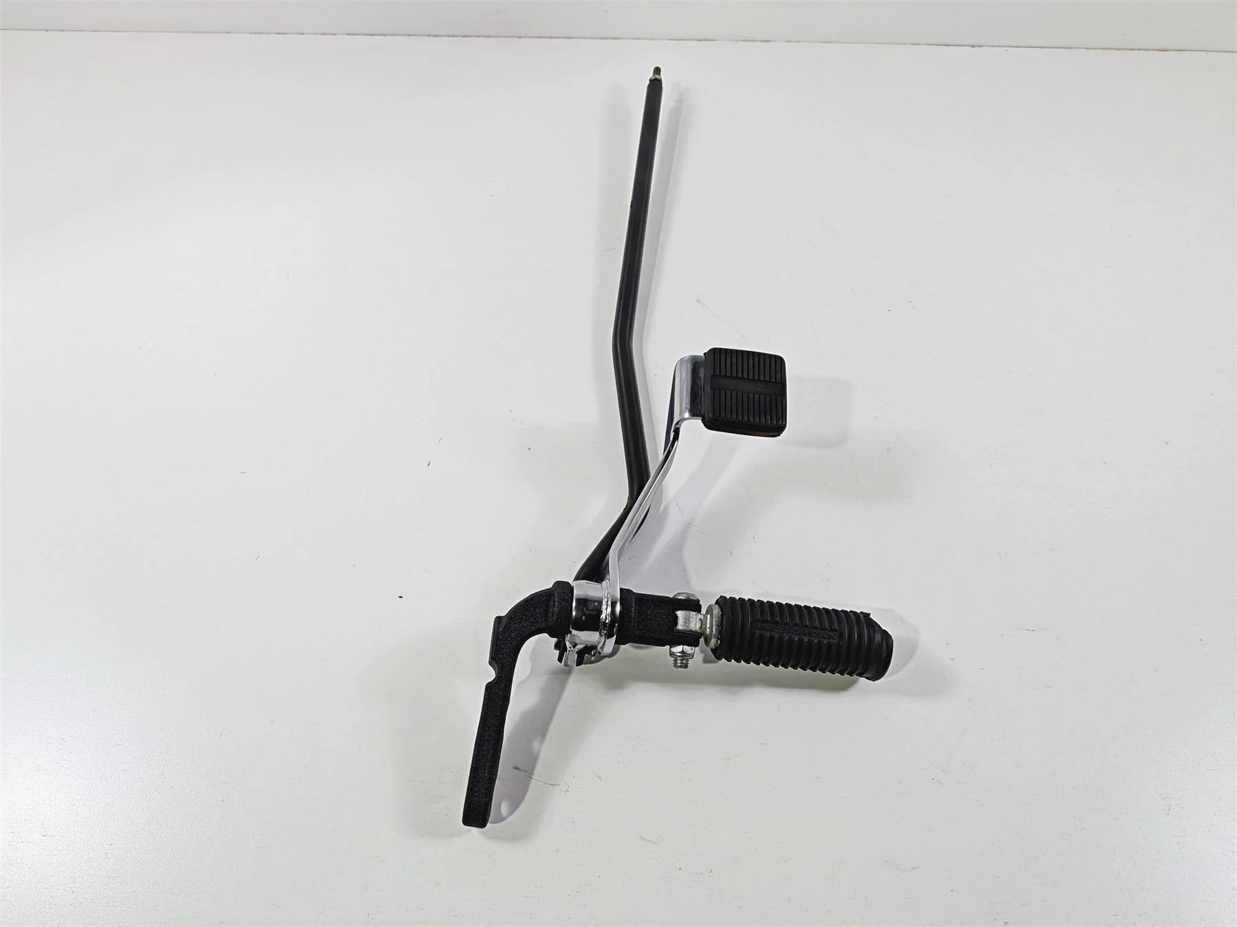 2011 Harley FXDF Dyna Fat Bob Front Right Forward Foot Peg & Br Pedal 42481-03A - Image 12