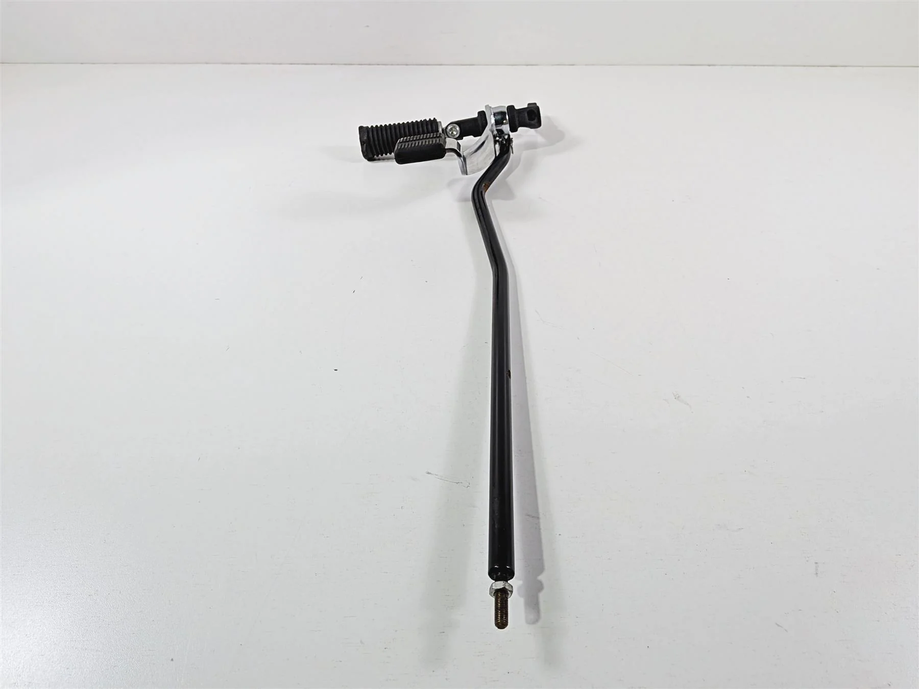 2011 Harley FXDF Dyna Fat Bob Front Right Forward Foot Peg & Br Pedal 42481-03A - Image 3