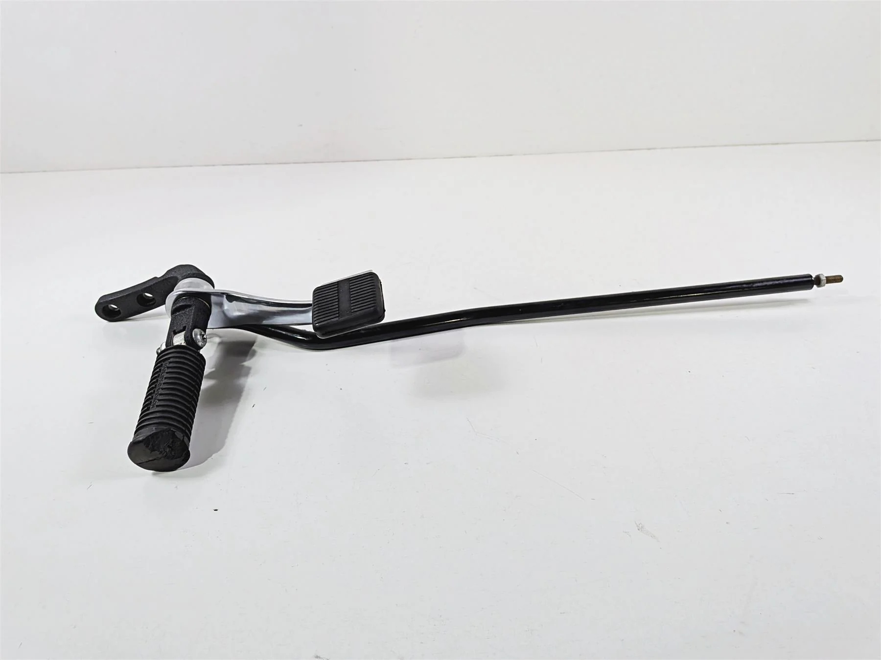 2011 Harley FXDF Dyna Fat Bob Front Right Forward Foot Peg & Br Pedal 42481-03A - Image 4