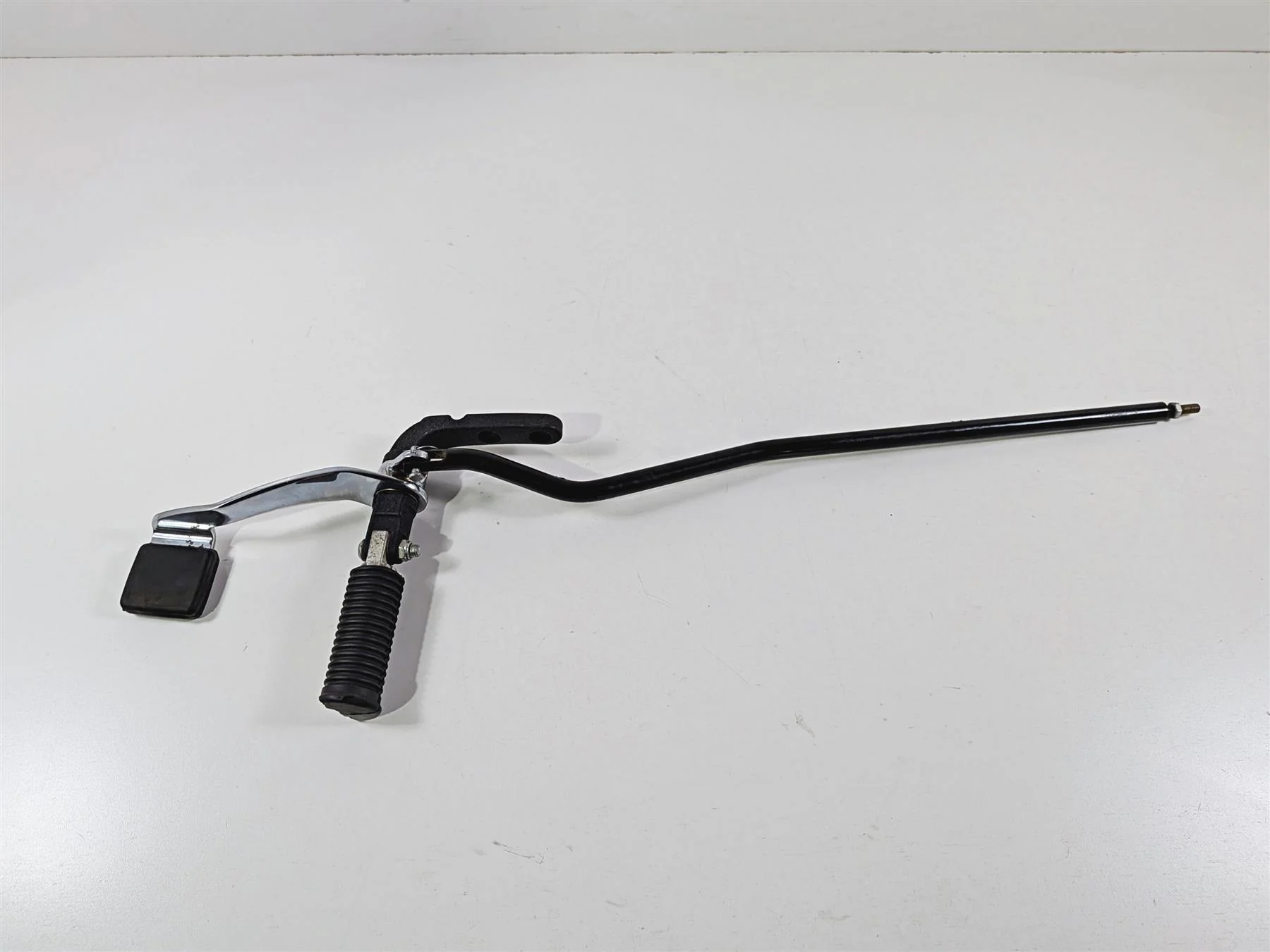 2011 Harley FXDF Dyna Fat Bob Front Right Forward Foot Peg & Br Pedal 42481-03A - Image 5