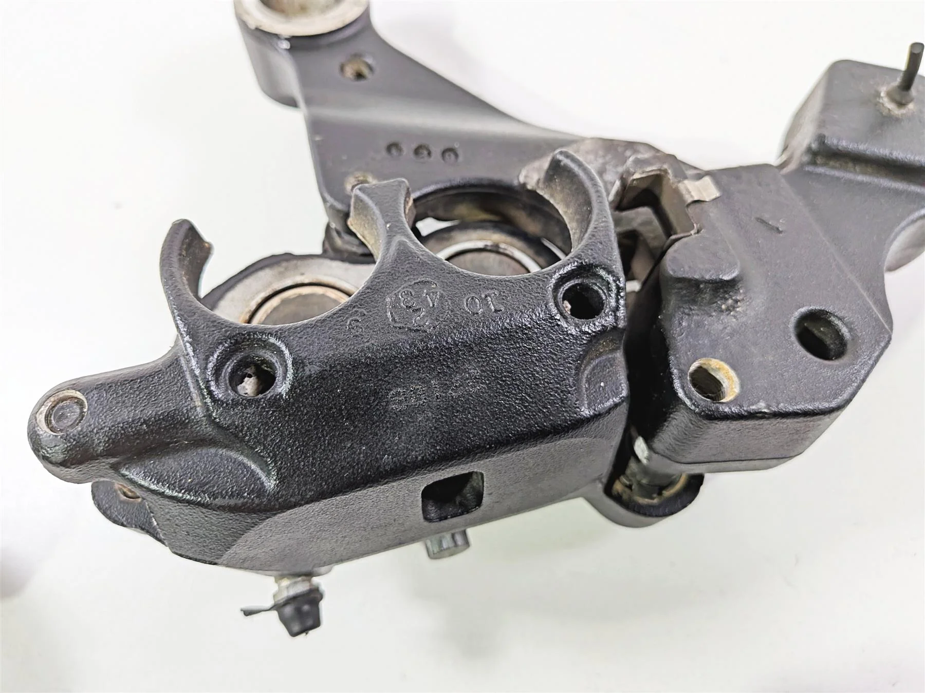 2011 Harley FXDF Dyna Fat Bob Rear Brake Caliper & Bracket 40908-08 - Image 9