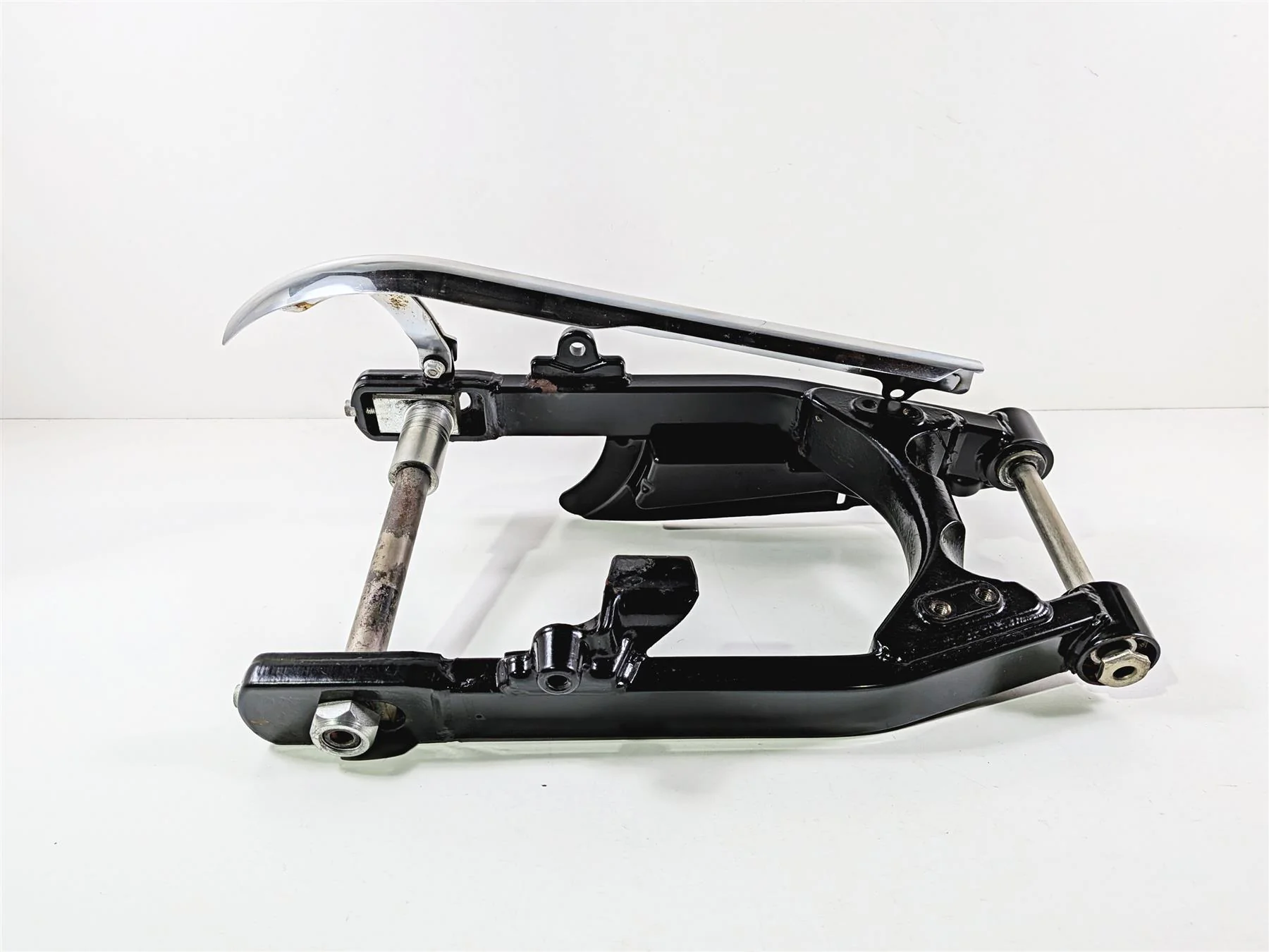 2011 Harley FXDF Dyna Fat Bob Rear Swingarm & Belt Guards 47820-10