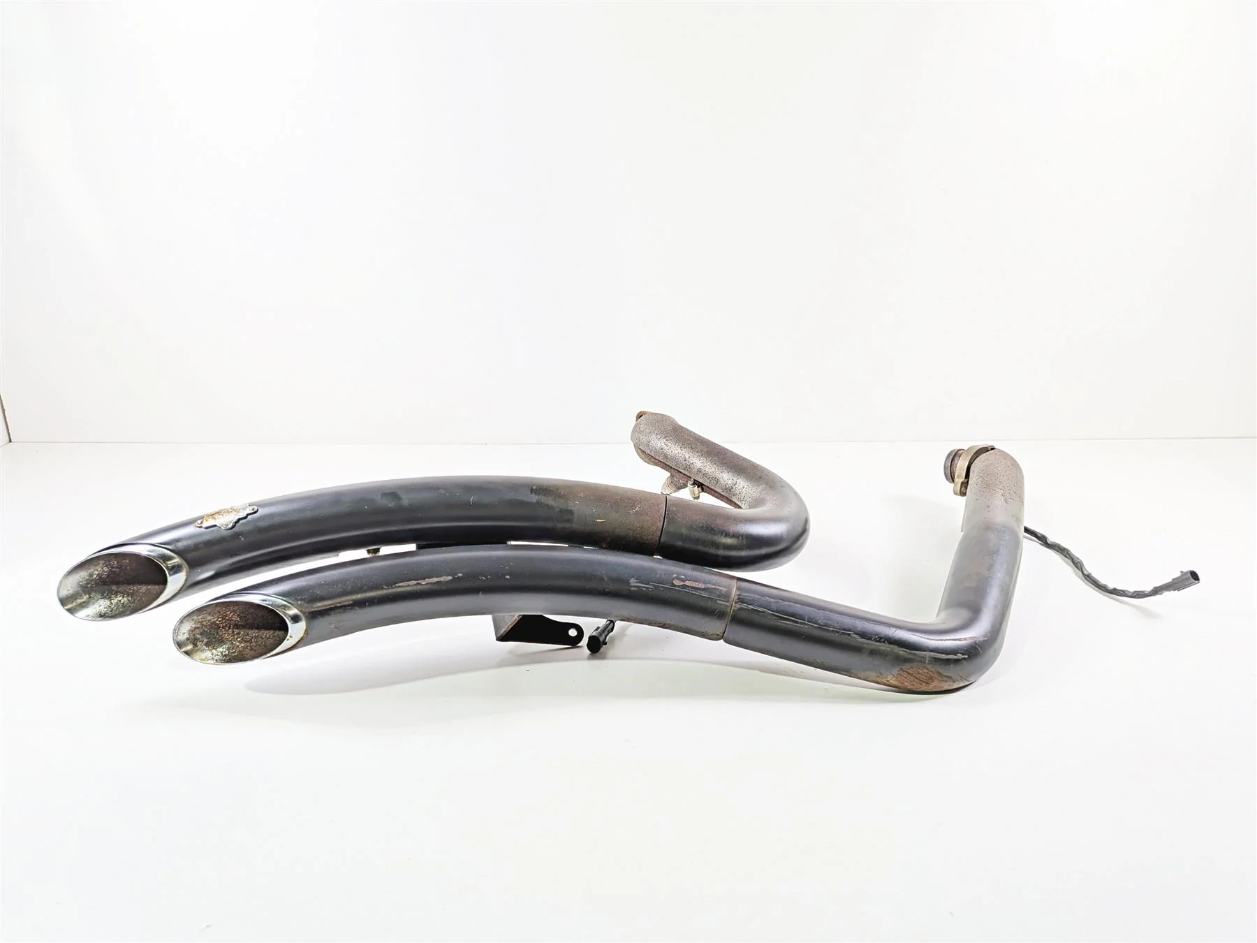 2011 Harley FXDF Dyna Fat Bob Vance Hines Big Radius 2-2 Exhaust System 46071 - Image 3