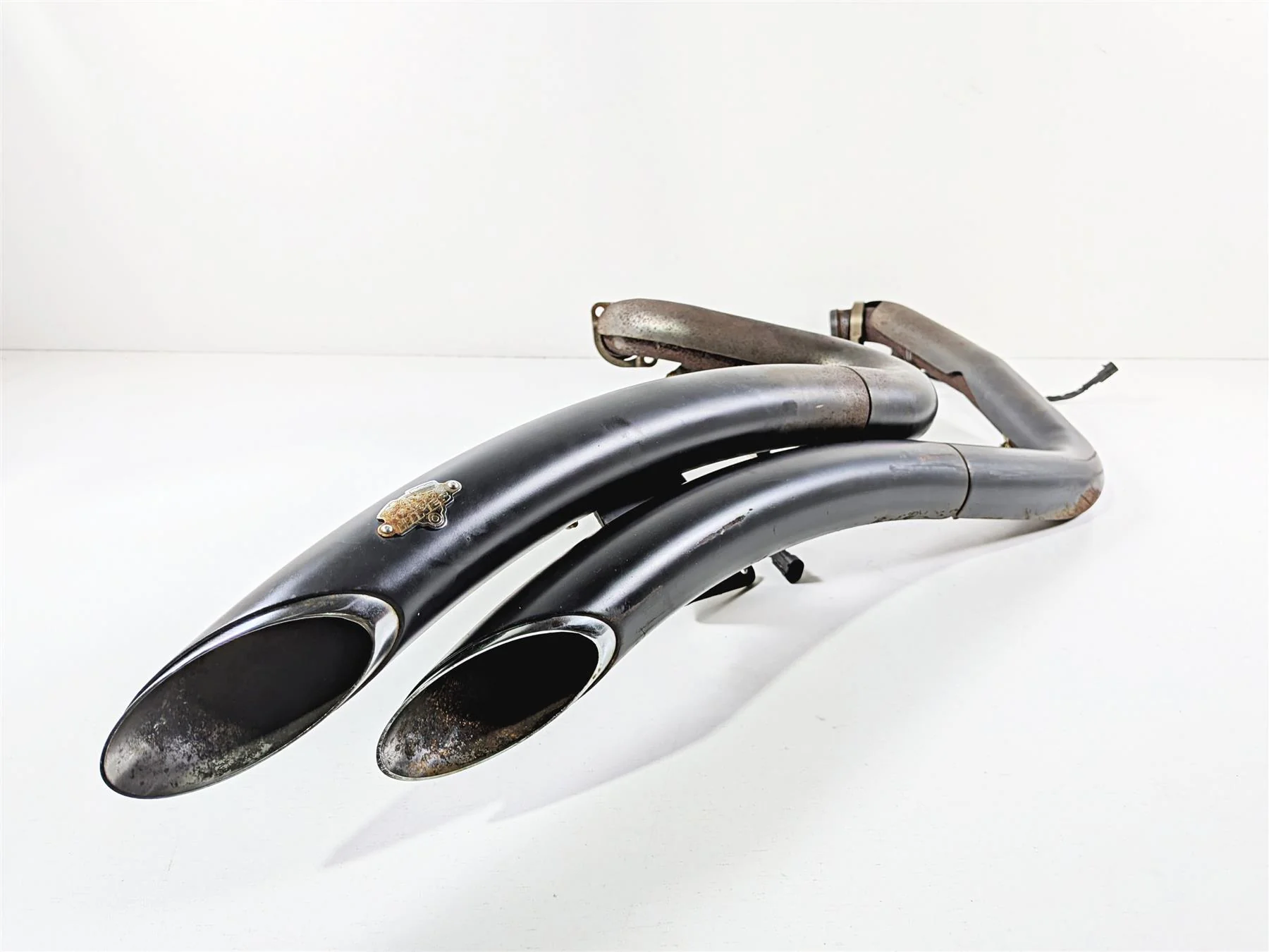 2011 Harley FXDF Dyna Fat Bob Vance Hines Big Radius 2-2 Exhaust System 46071 - Image 4