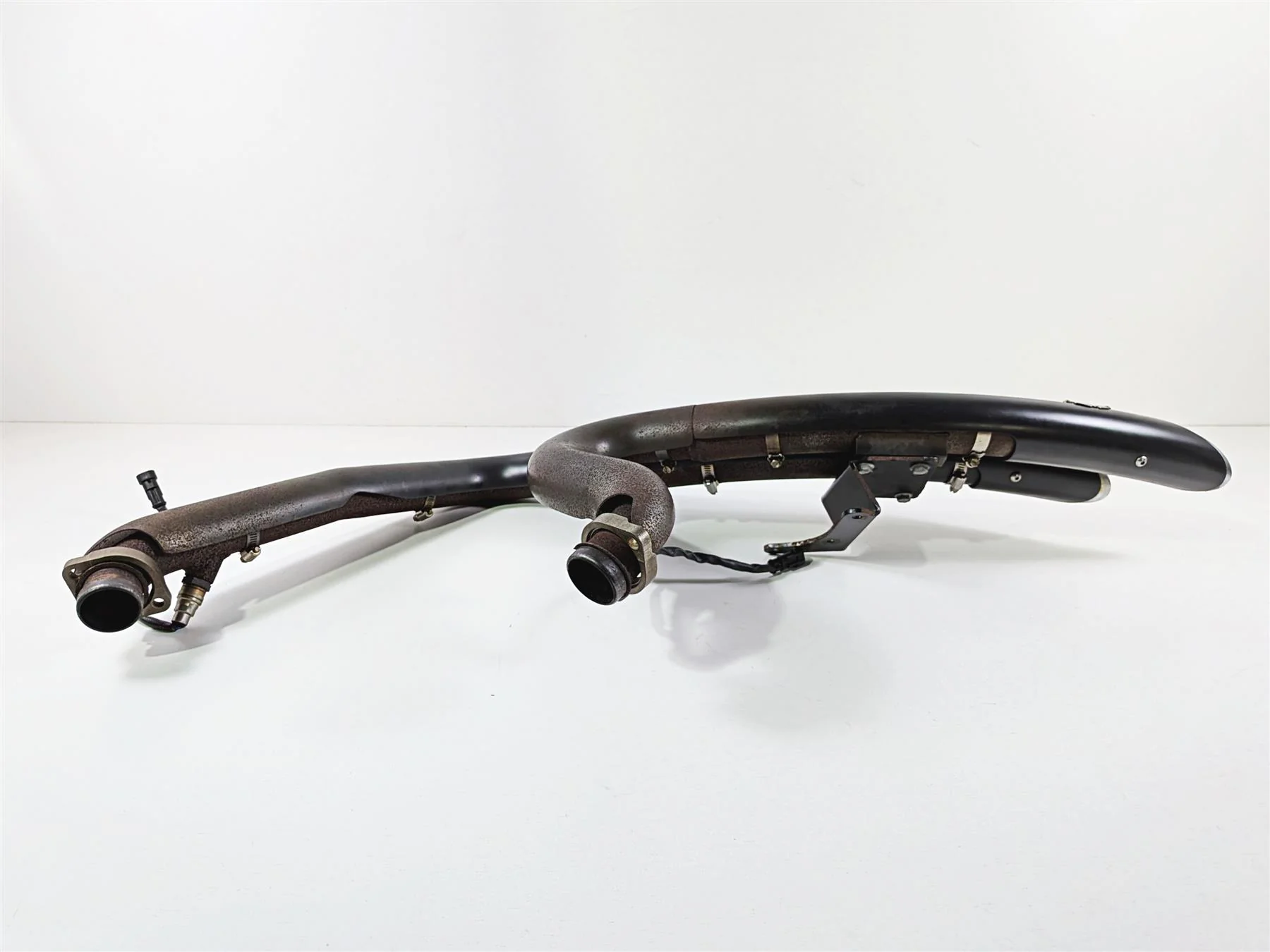 2011 Harley FXDF Dyna Fat Bob Vance Hines Big Radius 2-2 Exhaust System 46071 - Image 5