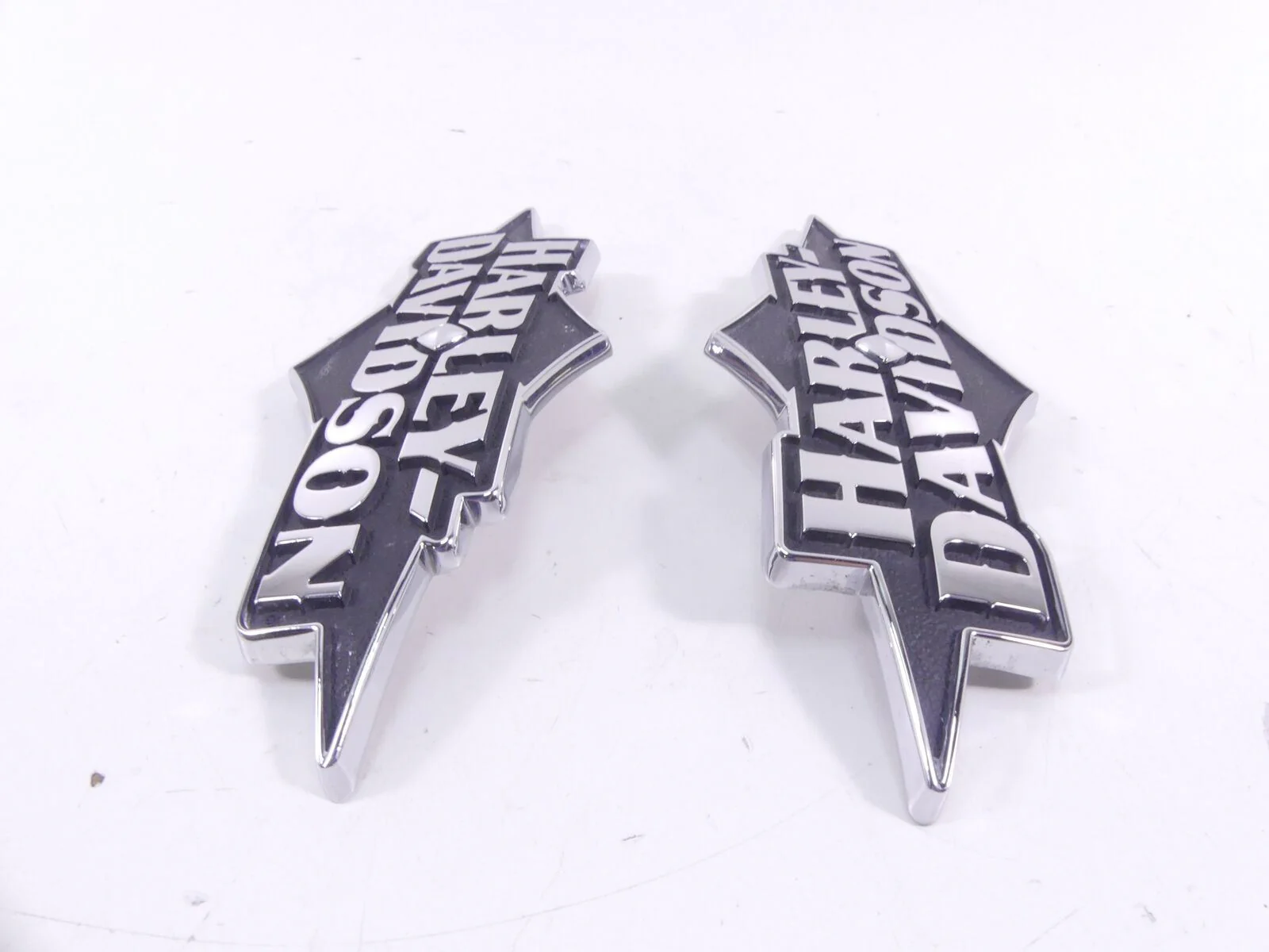 2011 Harley Softail CVO FLSTSE2 Convertible Fuel Gas Tank Emblem Badge 62329-11 - Image 3
