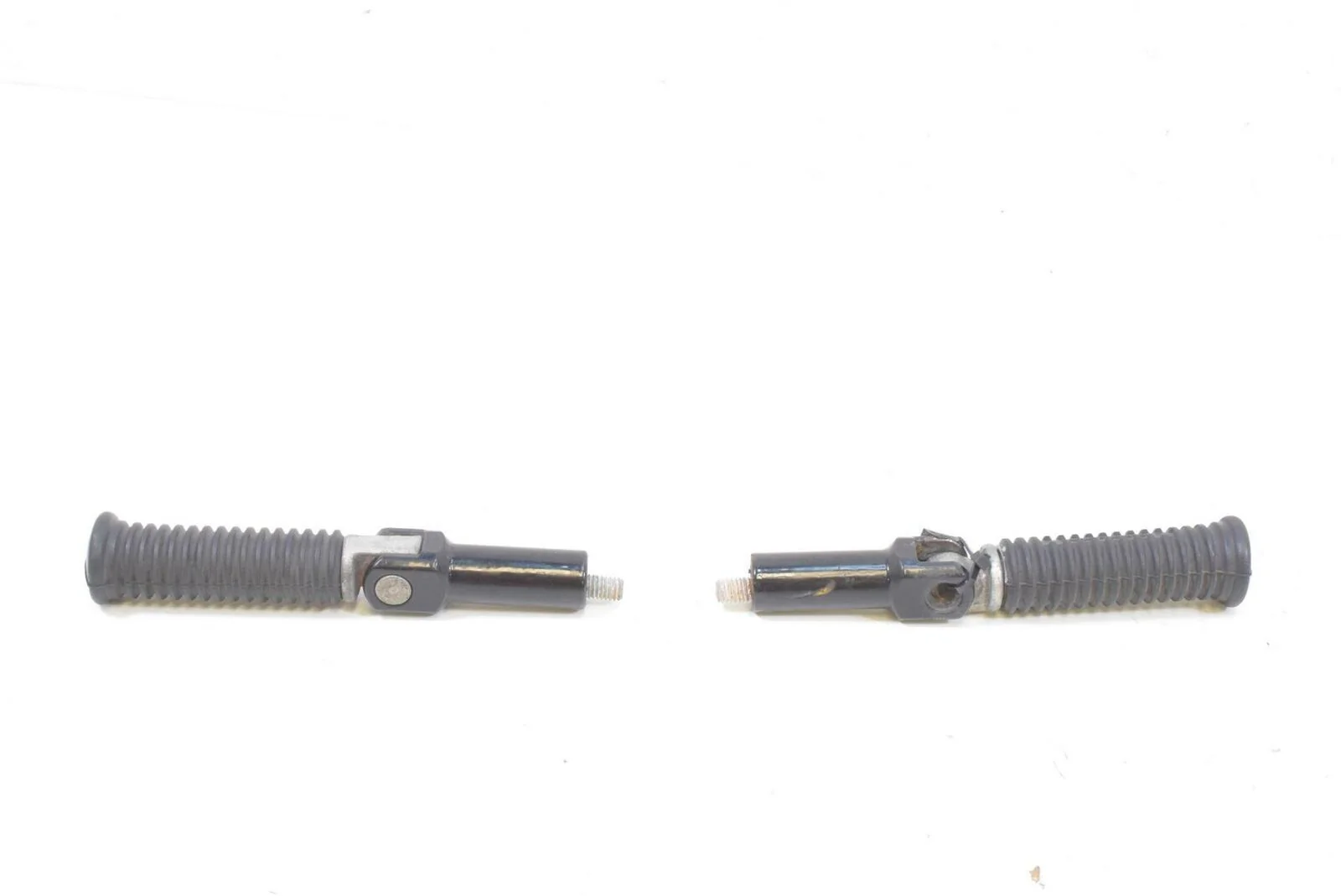2011 Harley Softail FLSTSB Cross Bones Rear Passenger Foot Peg Footpegs - Image 3