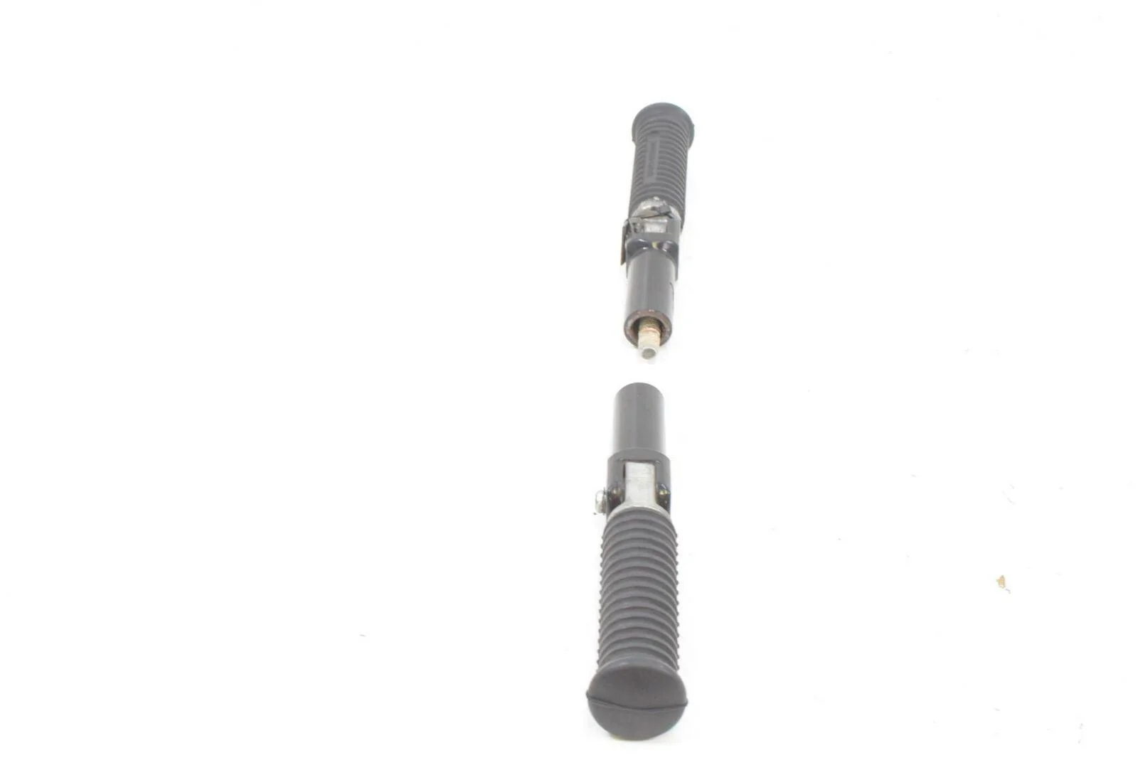 2011 Harley Softail FLSTSB Cross Bones Rear Passenger Foot Peg Footpegs - Image 5