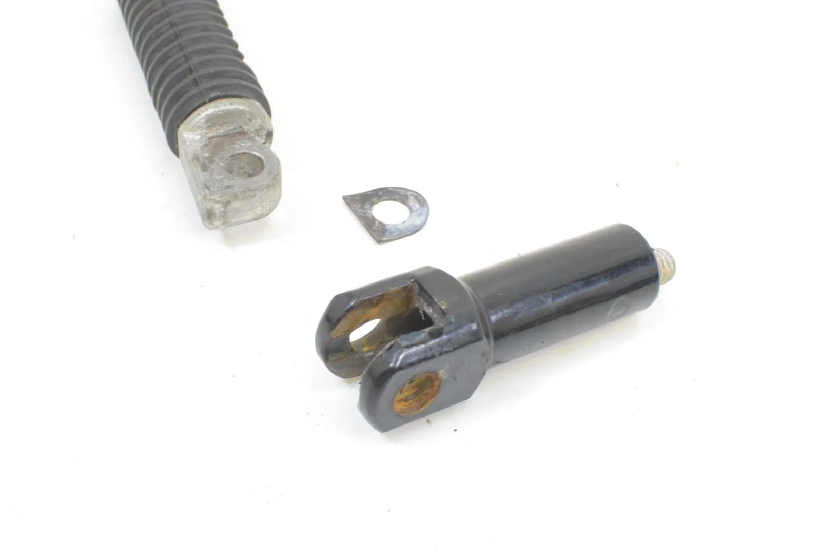 2011 Harley Softail FLSTSB Cross Bones Rear Passenger Foot Peg Footpegs - Image 6