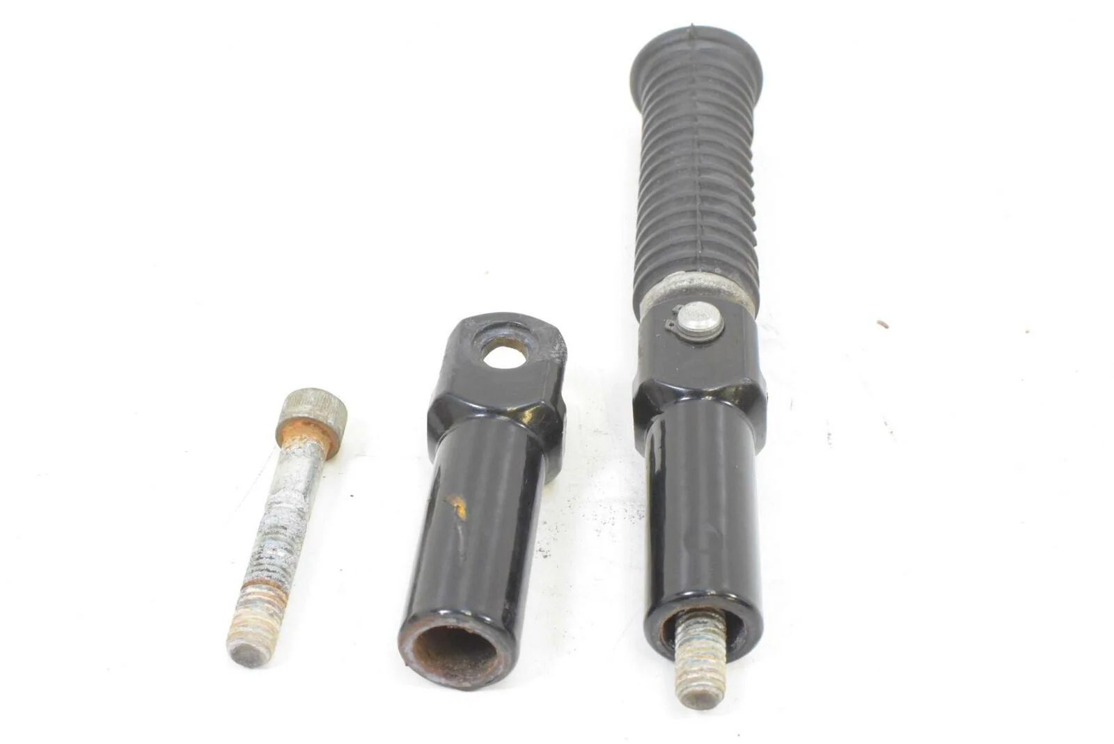 2011 Harley Softail FLSTSB Cross Bones Rear Passenger Foot Peg Footpegs - Image 7