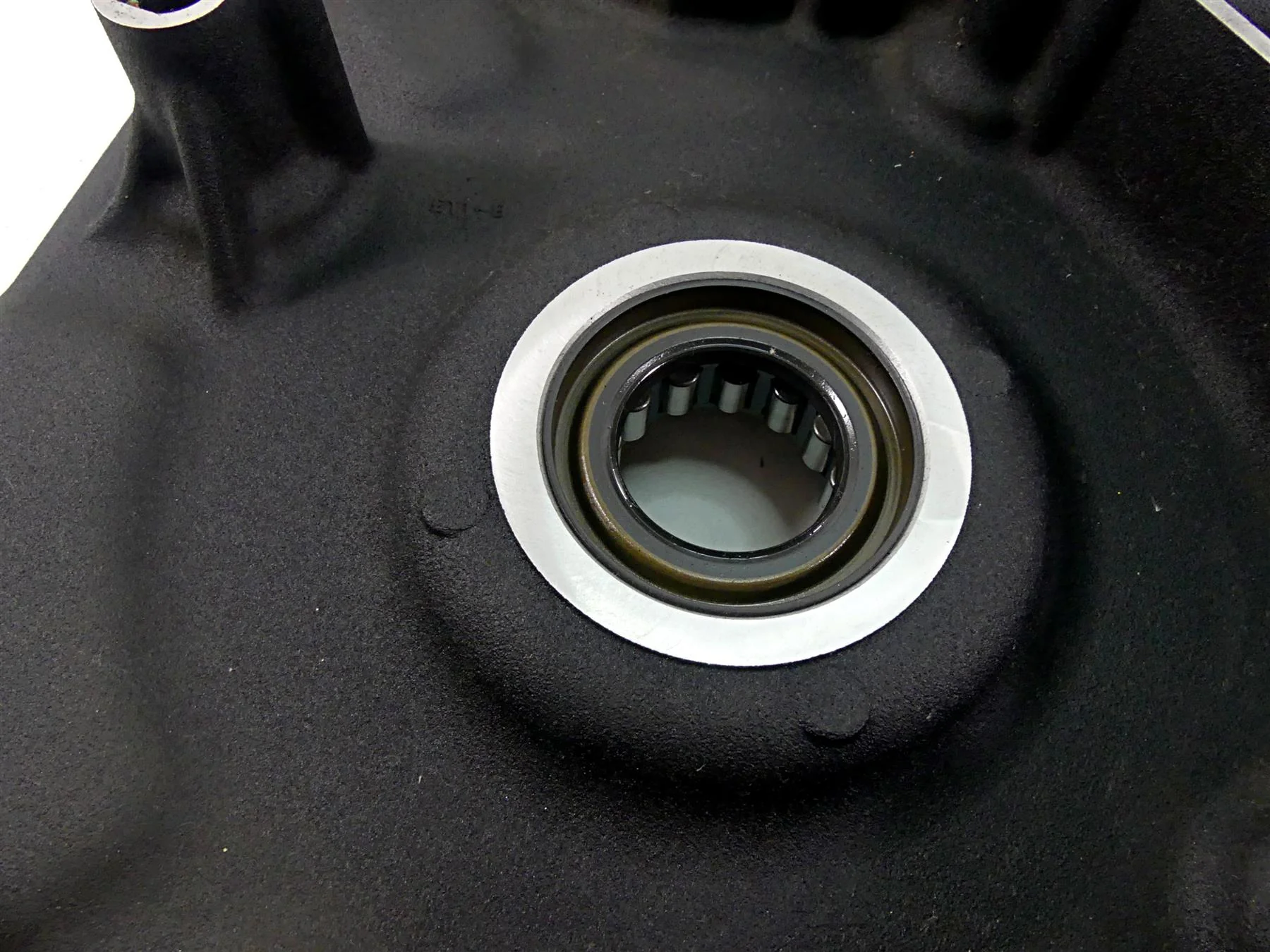 2011 Harley Softail FXS Blackline Inner Primary Drive Clutch Cover 60681-06C - Image 6