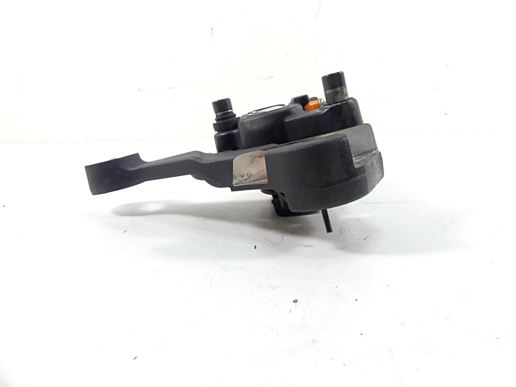 2011 Harley Softail FXS Blackline Rear Brake Caliper + 25mm Bracket  40908-08 - Image 3