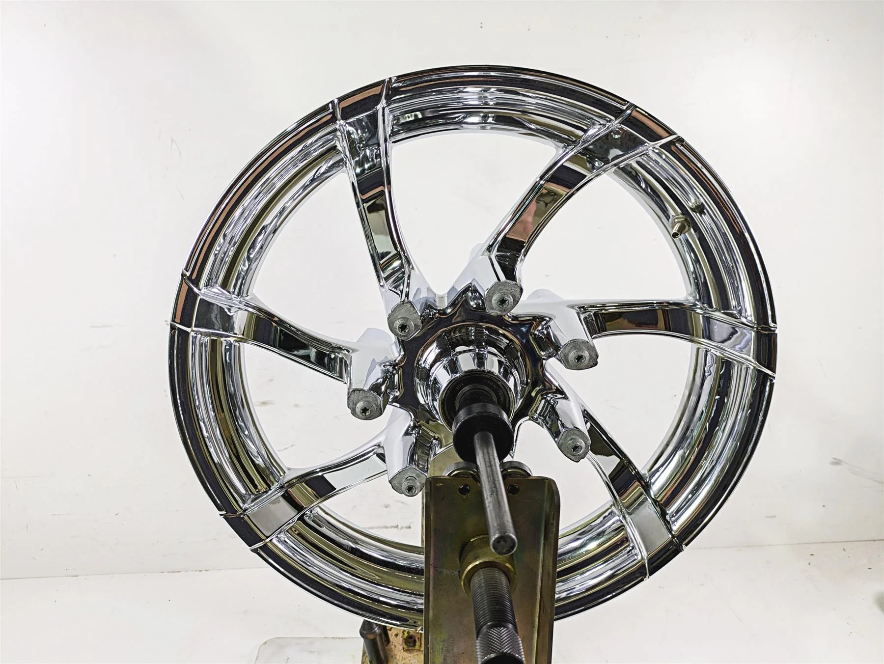 2011 Harley Touring CVO E-Glide Front Rear Agitator Chrome Wheel Set 47957-10 - Image 6