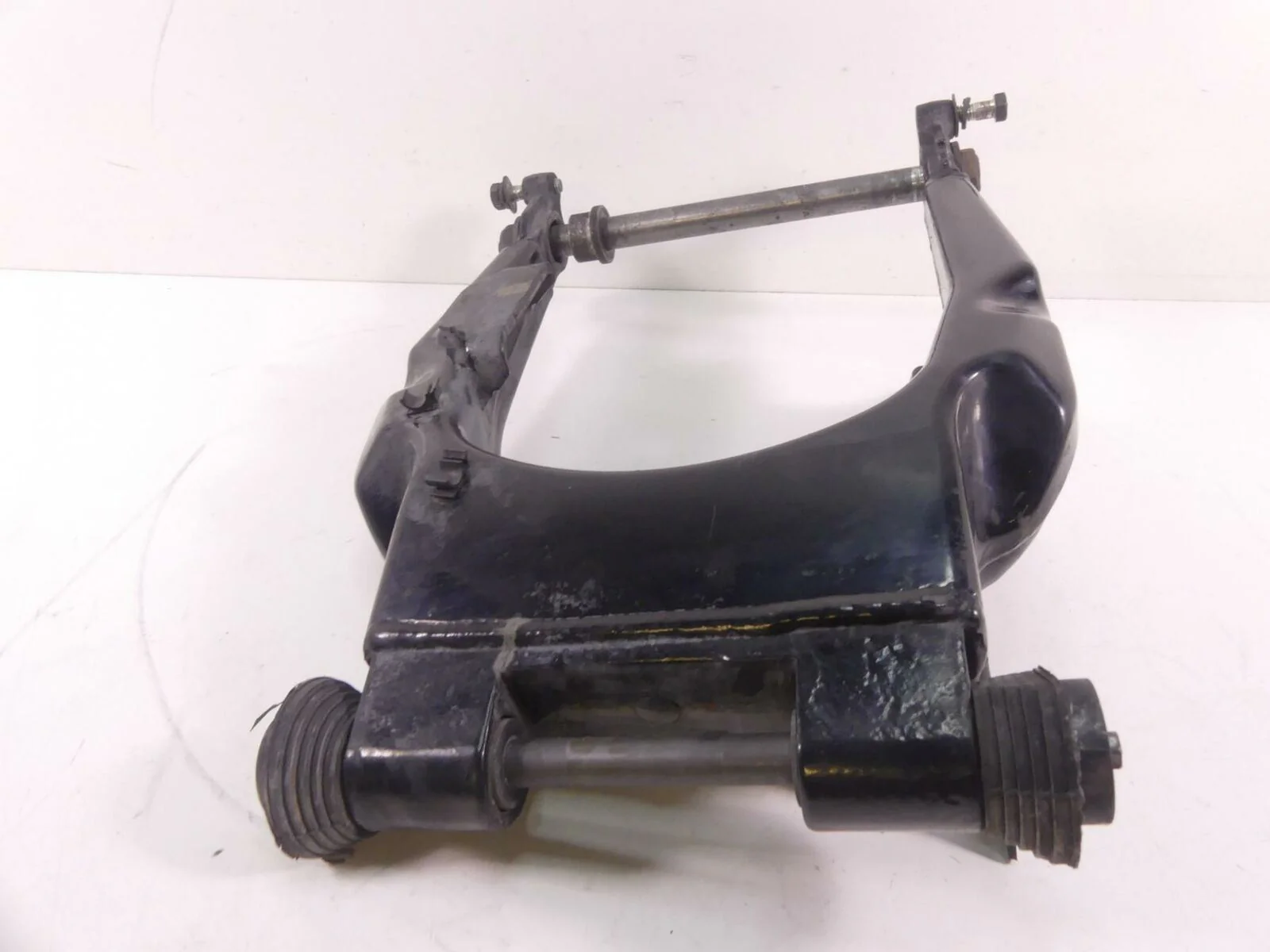 2011 Harley Touring FLHP Road King Rear Swingarm Swing Arm 25mm Axle 47549-09A - Image 3