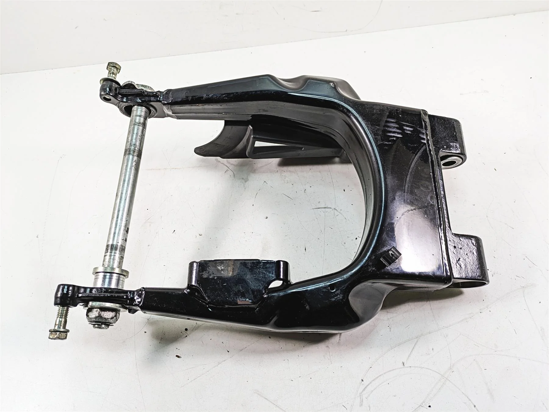 2011 Harley Touring FLHR Road King Swingarm Swing Arm 25mm Axle 47549-09A - Image 2