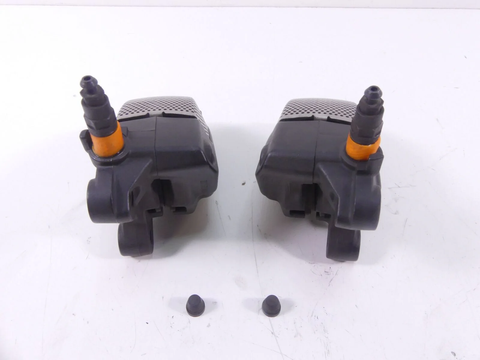2011 Harley Touring FLHRC Road King Front Brake Caliper Set 43027-08 44023-08 - Image 4