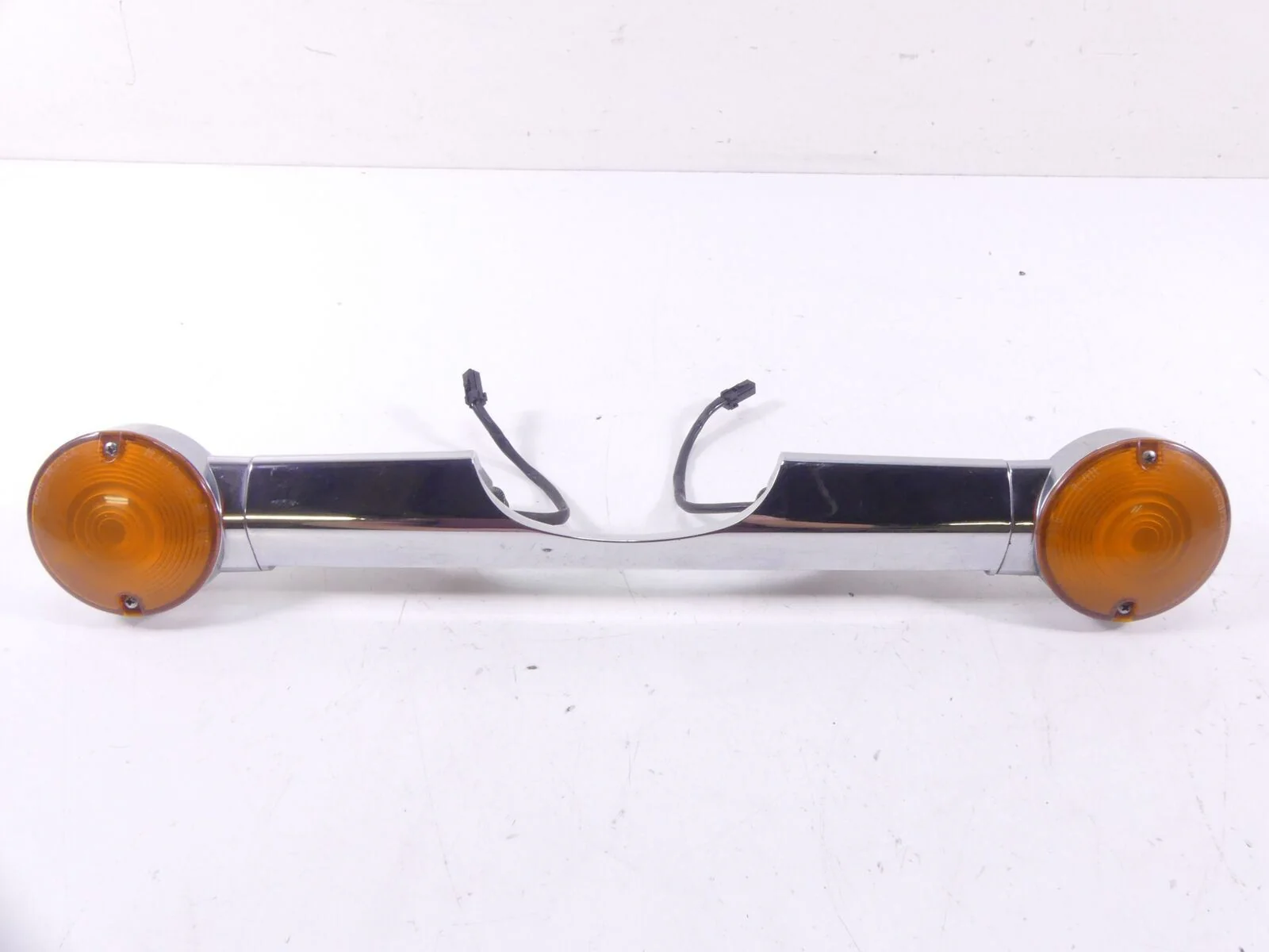 2011 Harley Touring FLHRC Road King Rear Blinker Turn Signal Bar 68510-74C