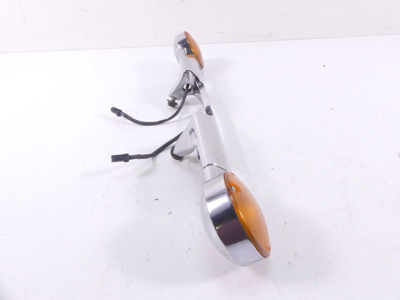2011 Harley Touring FLHRC Road King Rear Blinker Turn Signal Bar 68510-74C - Image 5