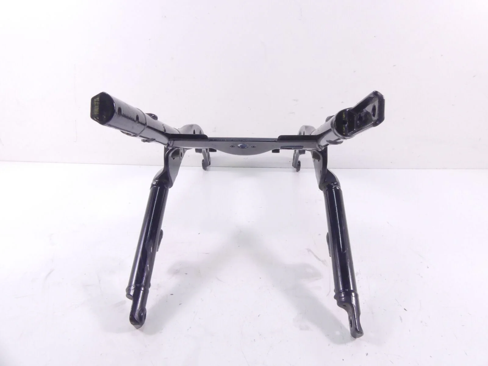 2011 Harley Touring FLHRC Road King Straight Rear Subframe Sub Frame 48079-09BHP - Image 4