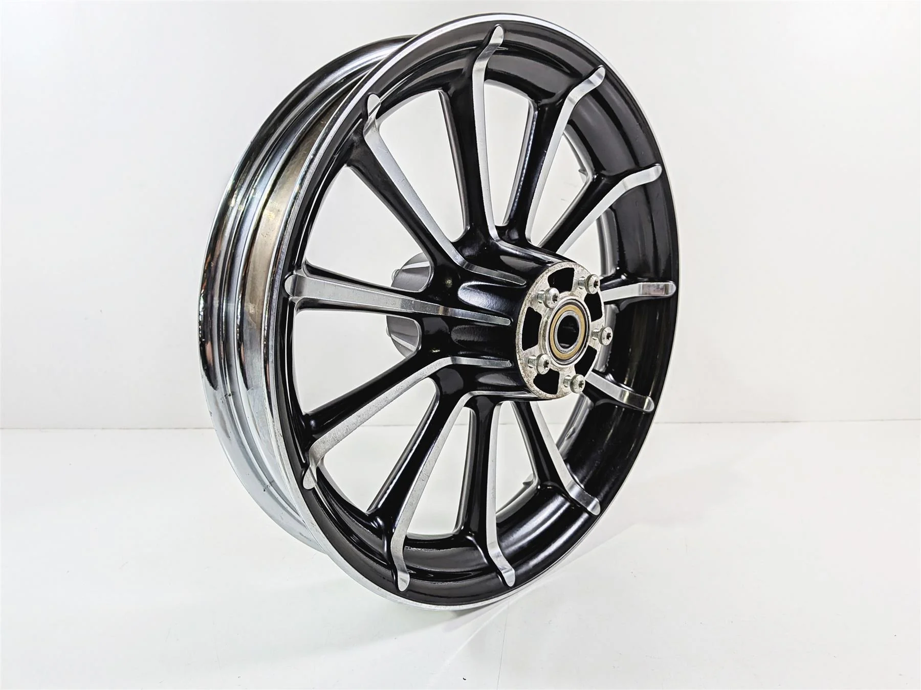 2011 Harley Touring FLHTCU CVO Electra Glide 17x3 Front Wheel Roulette 55065-10