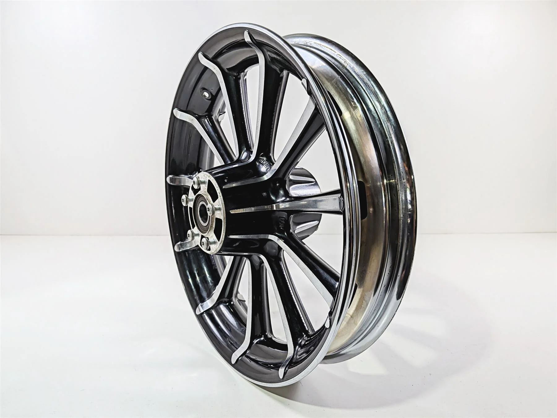 2011 Harley Touring FLHTCU CVO Electra Glide 17x3 Front Wheel Roulette 55065-10 - Image 10