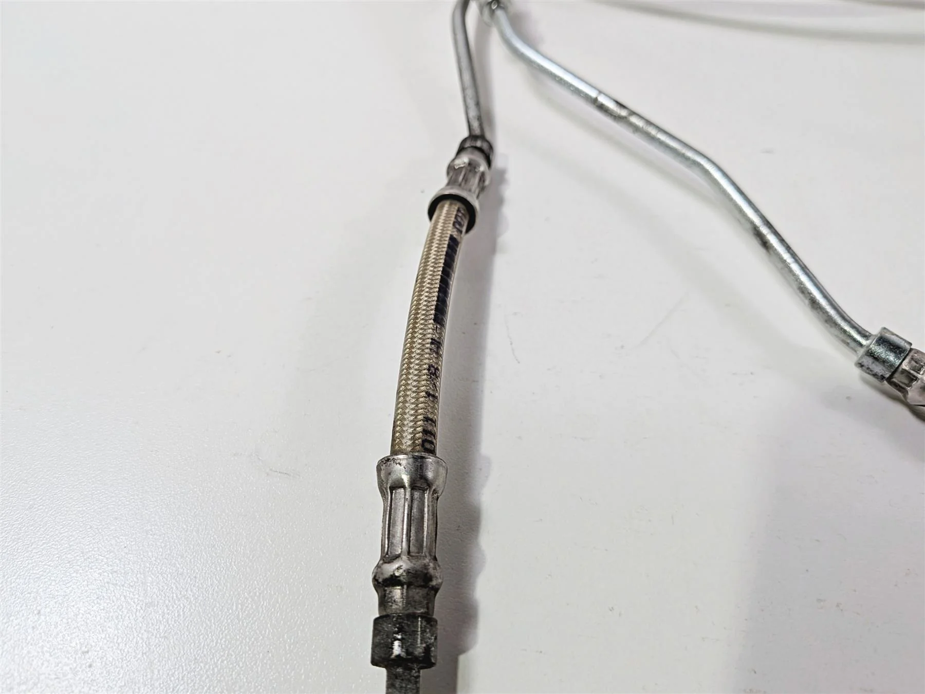 2011 Harley Touring FLHTCU CVO Electra Glide Abs Brake Line Set 42388-09 - Image 9