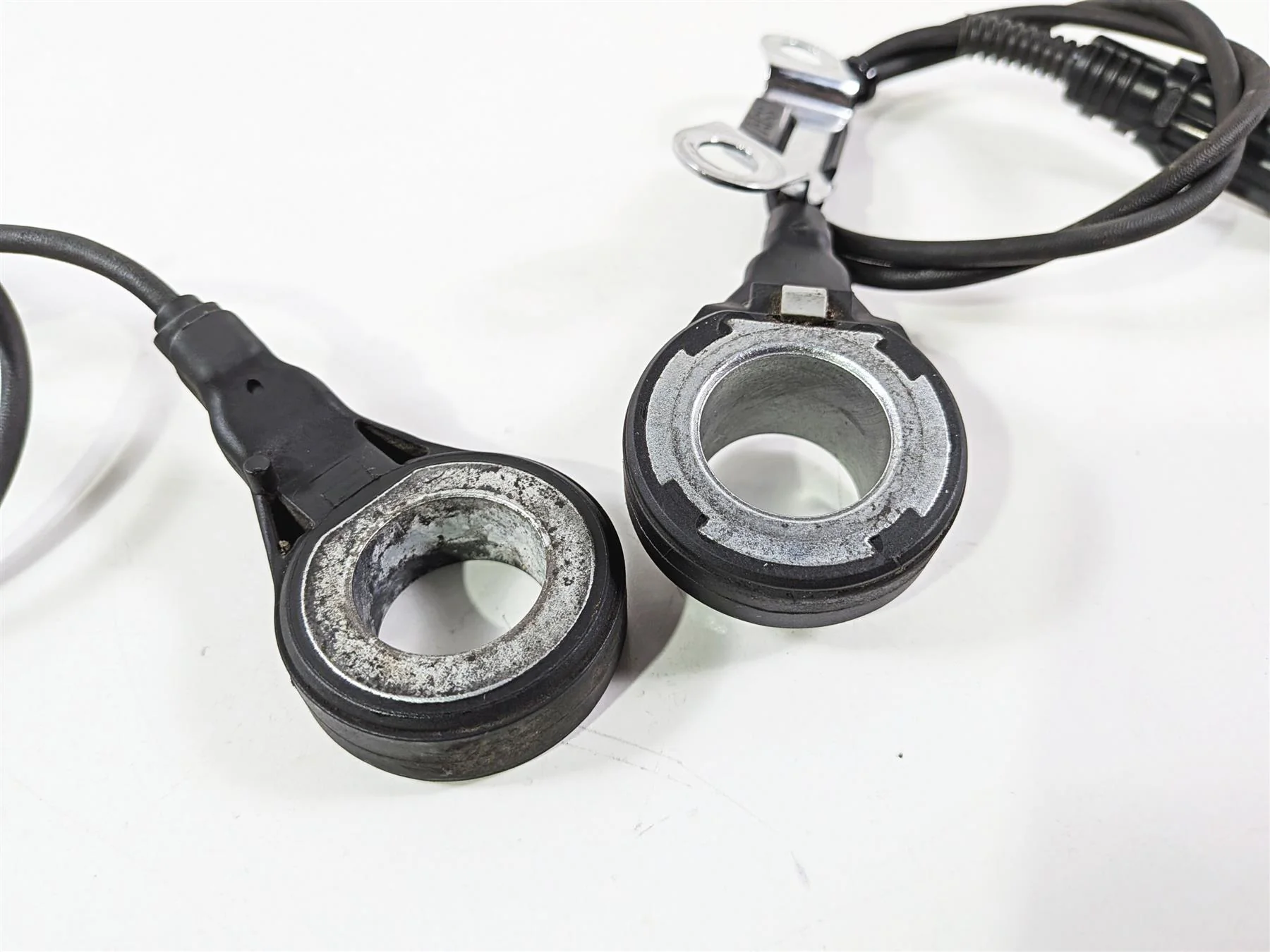 2011 Harley Touring FLHTCU CVO Electra Glide Abs Wheel Sensor Set 40614-08 - Image 11